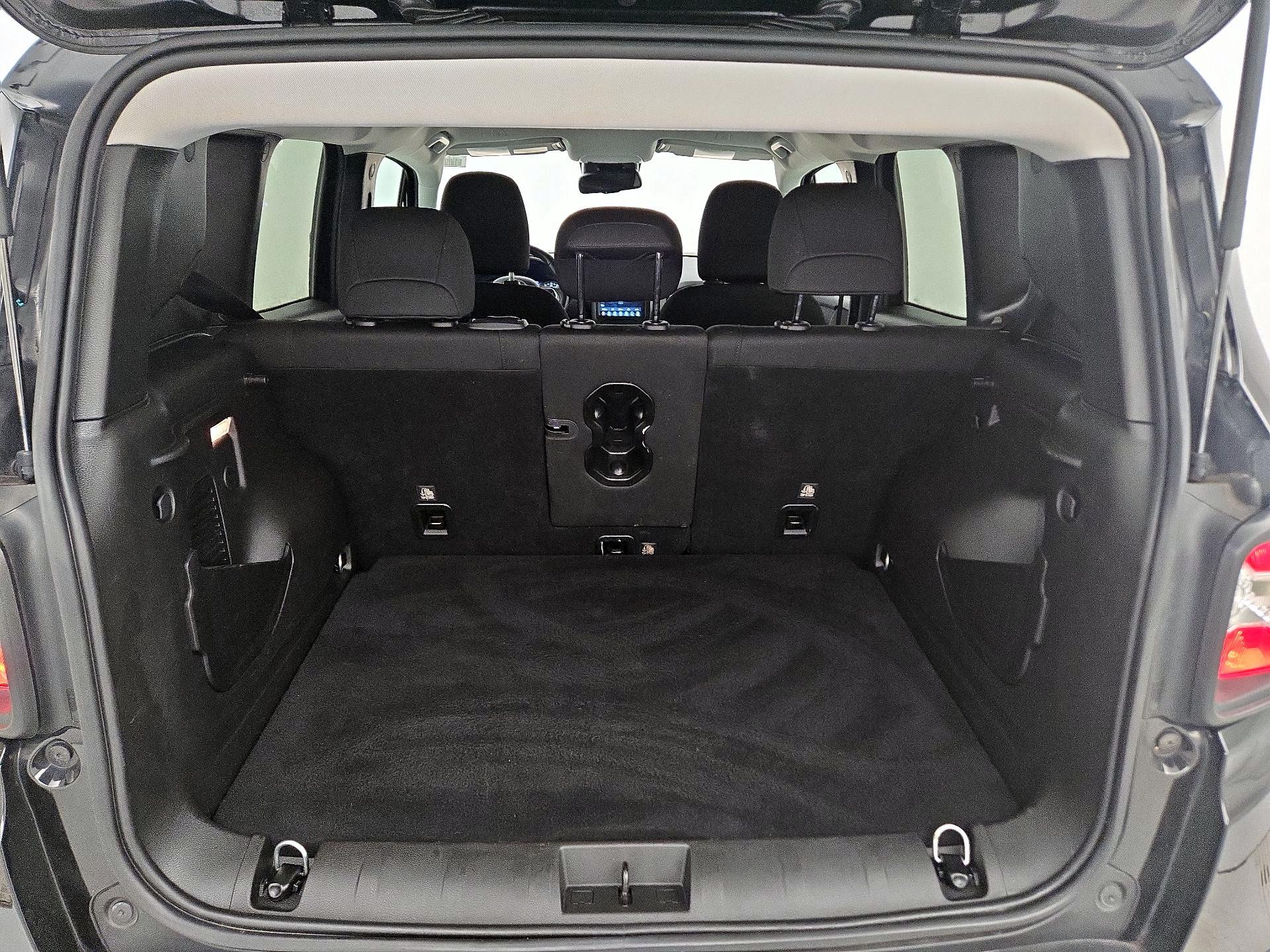 Thumbnail: 2021 Jeep Renegade - 20