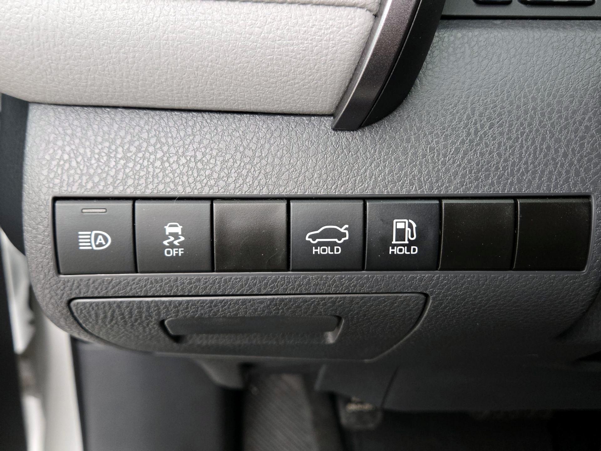 Thumbnail: 2022 Toyota Camry - 13