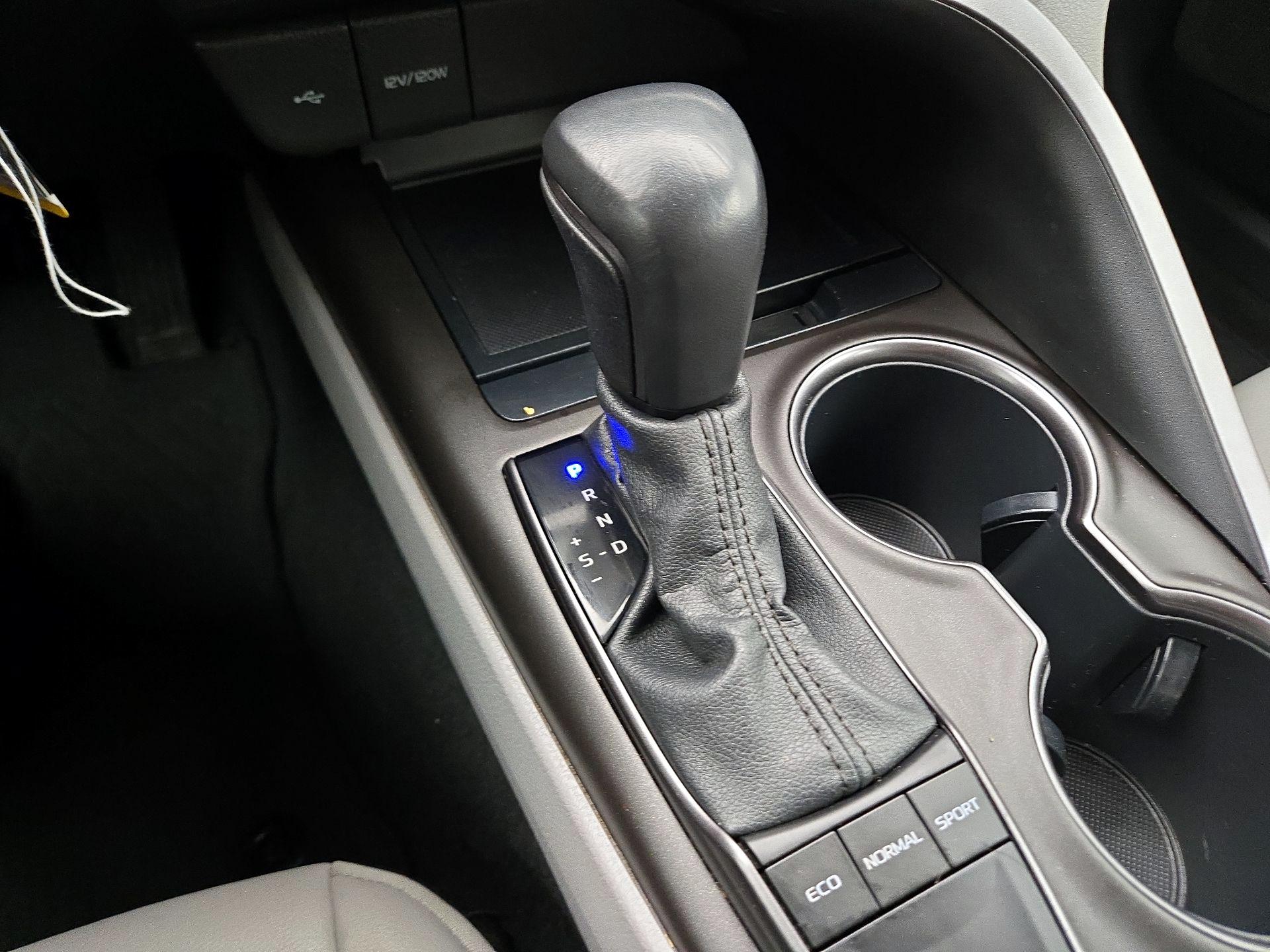 Thumbnail: 2022 Toyota Camry - 17