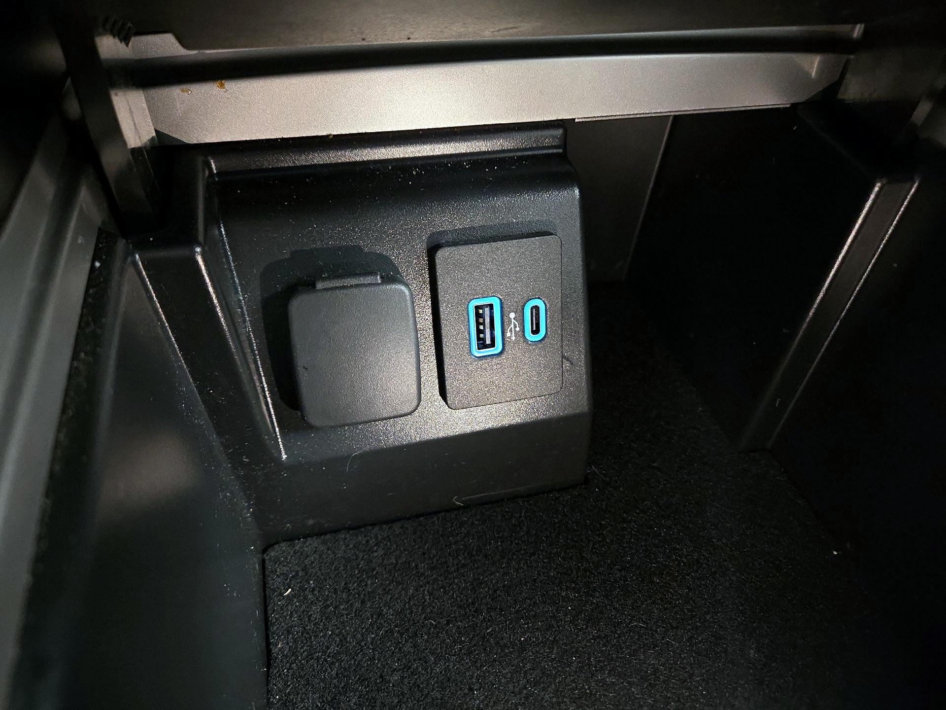 Thumbnail: 2021 Ford Explorer - 19