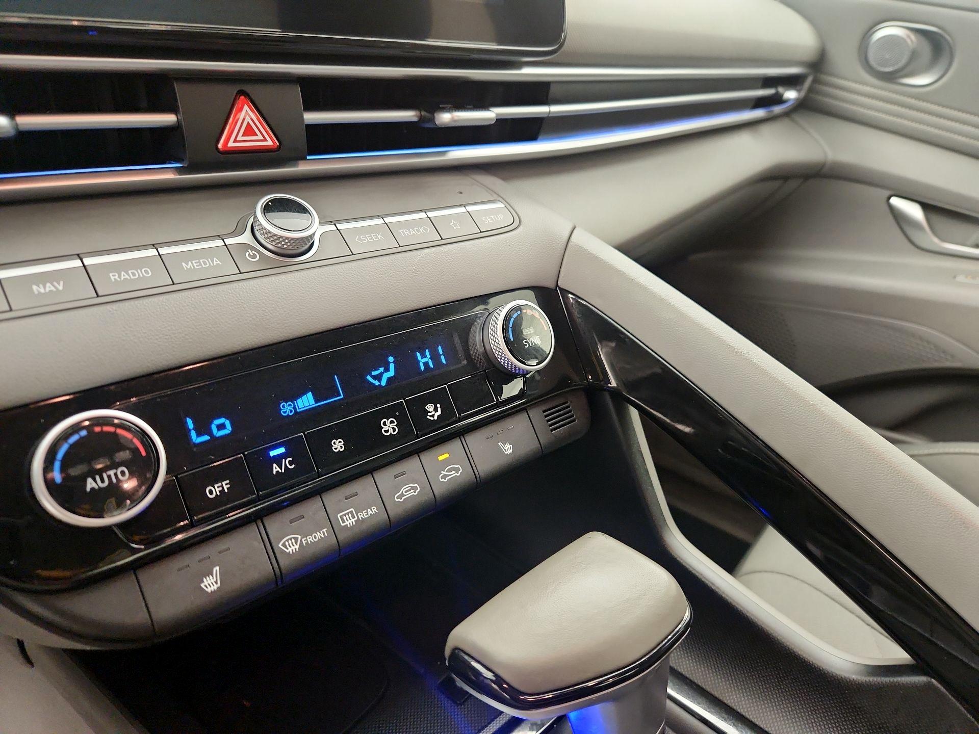 Thumbnail: 2024 Hyundai Elantra - 17