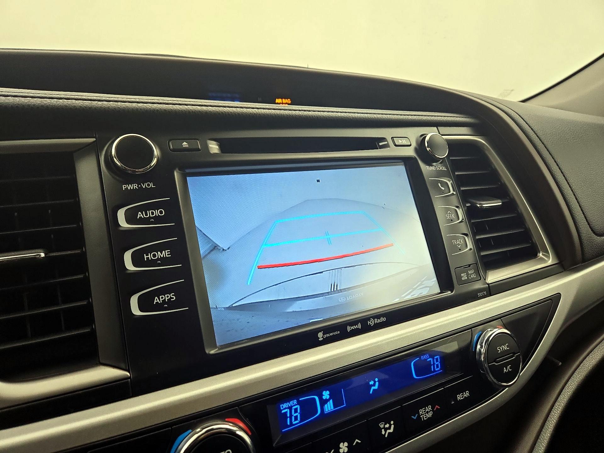 Thumbnail: 2018 Toyota Highlander - 15