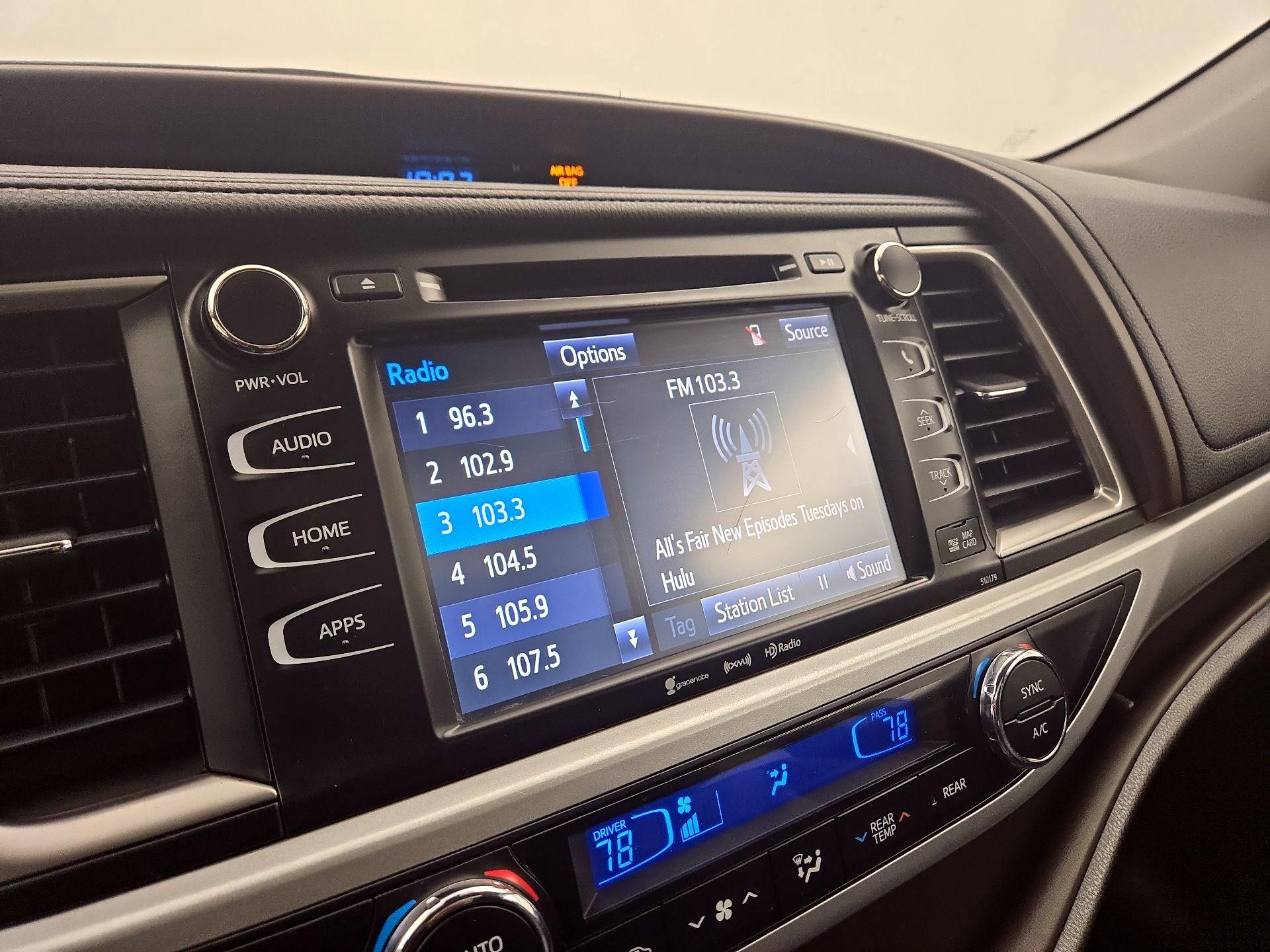 Thumbnail: 2018 Toyota Highlander - 16