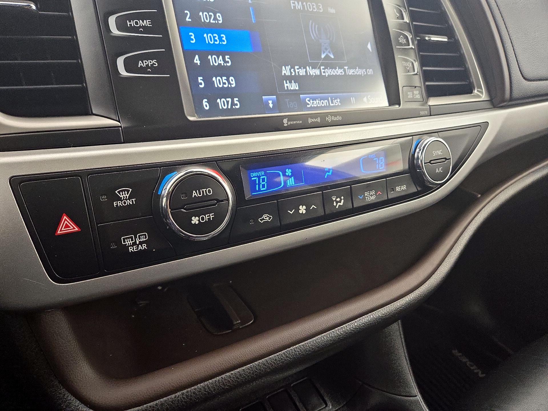 Thumbnail: 2018 Toyota Highlander - 17