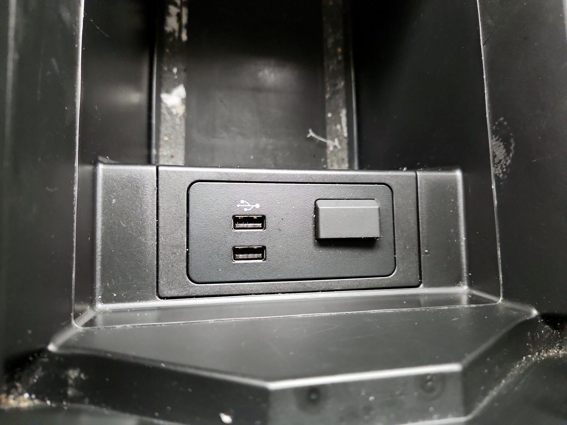 Thumbnail: 2023 Mazda CX-9 - 18