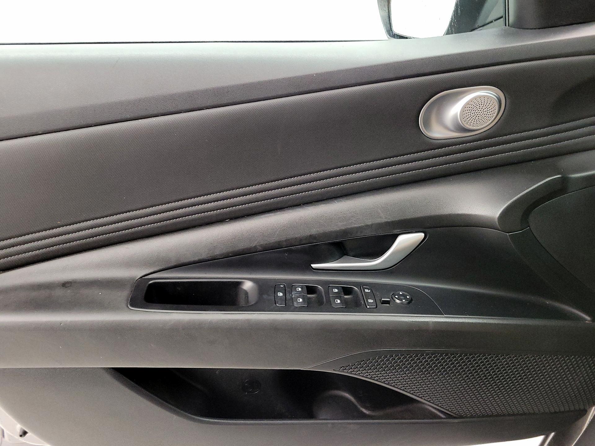 Thumbnail: 2023 Hyundai Elantra - 12