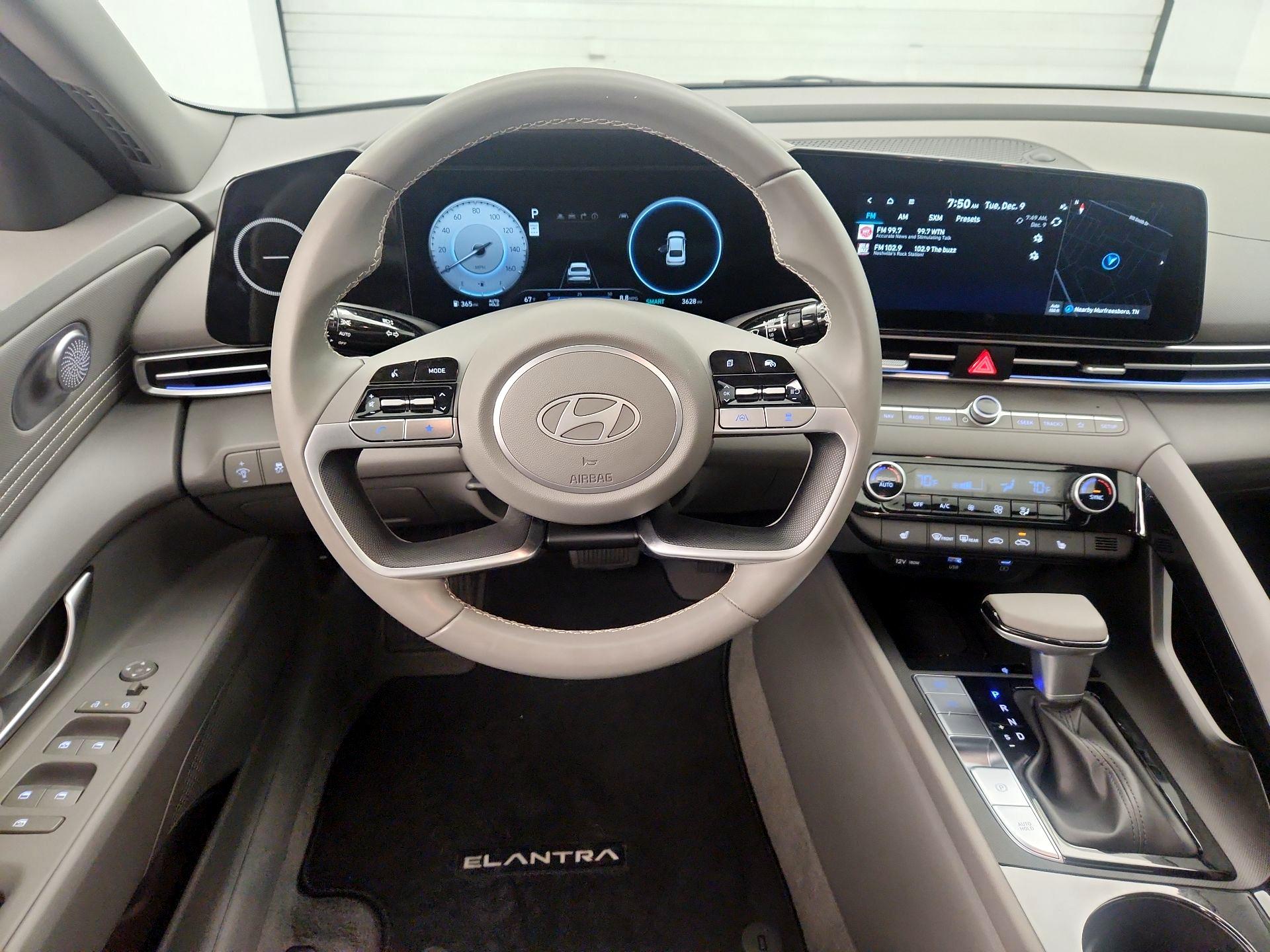 Thumbnail: 2024 Hyundai Elantra - 10