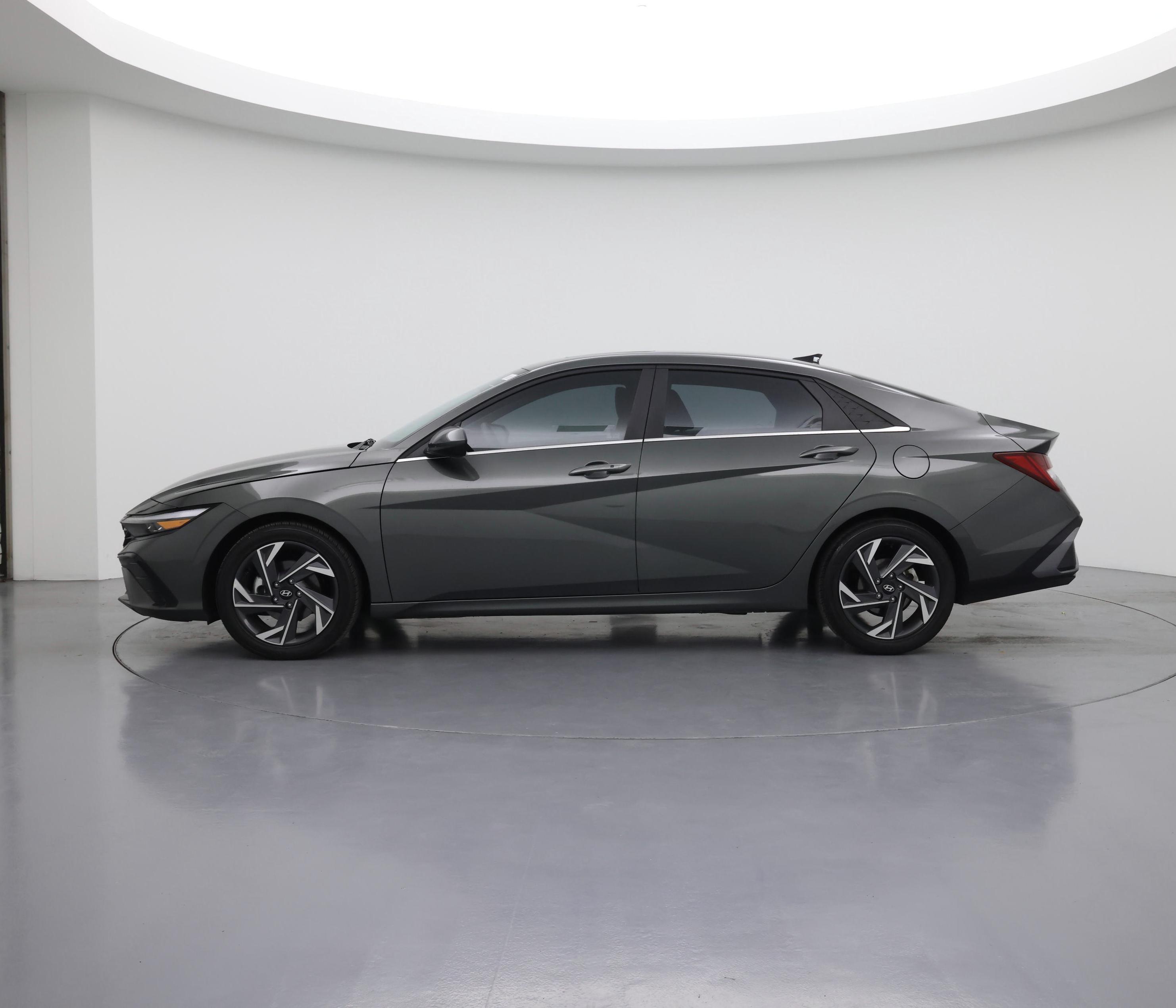 Thumbnail: 2024 Hyundai Elantra - 3