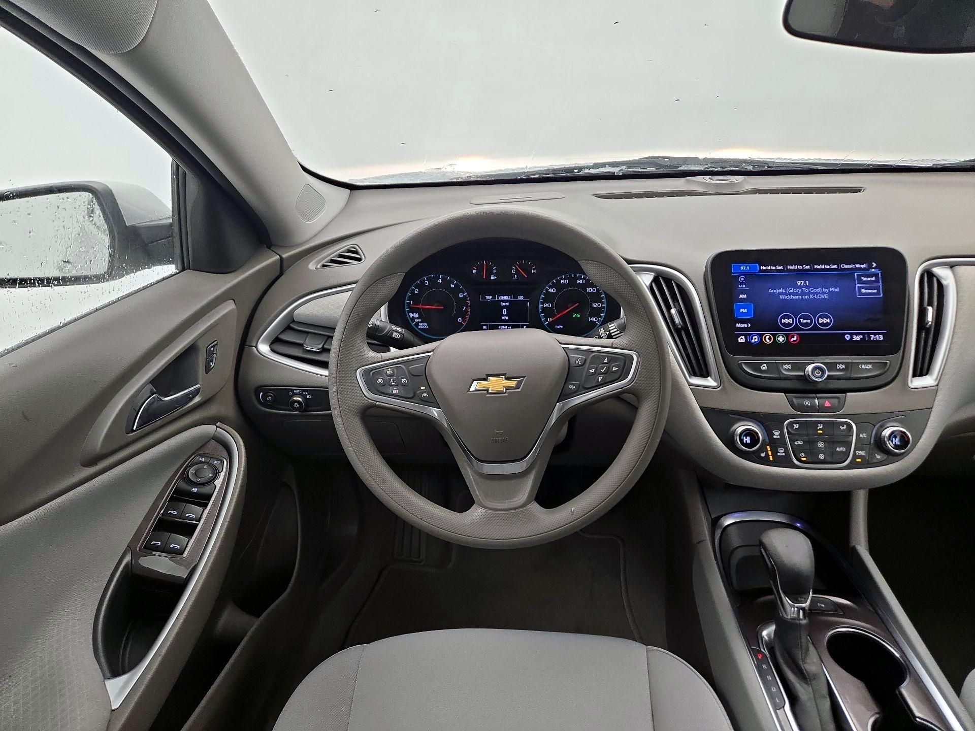 Thumbnail: 2022 Chevrolet Malibu - 10