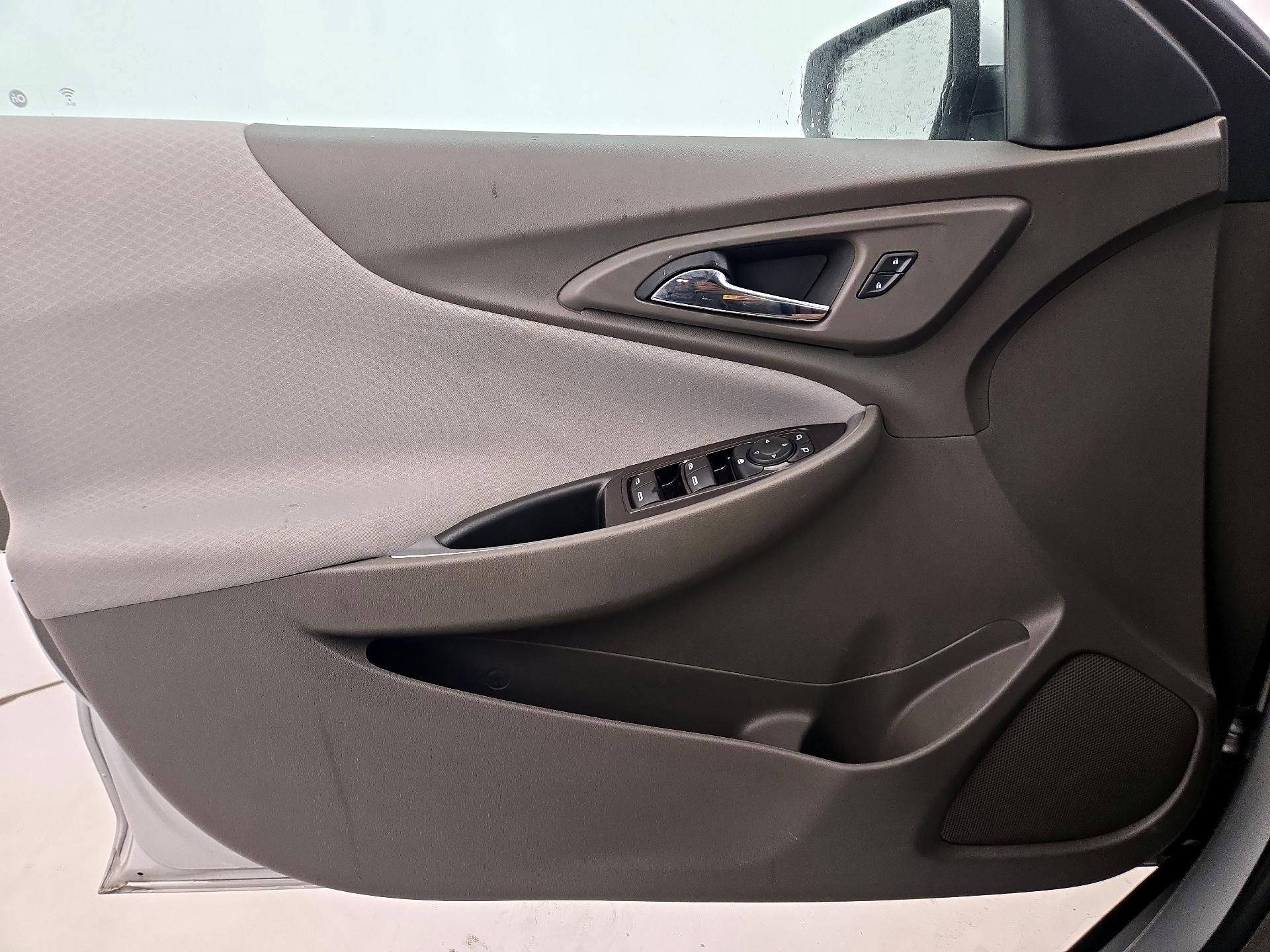 Thumbnail: 2022 Chevrolet Malibu - 12