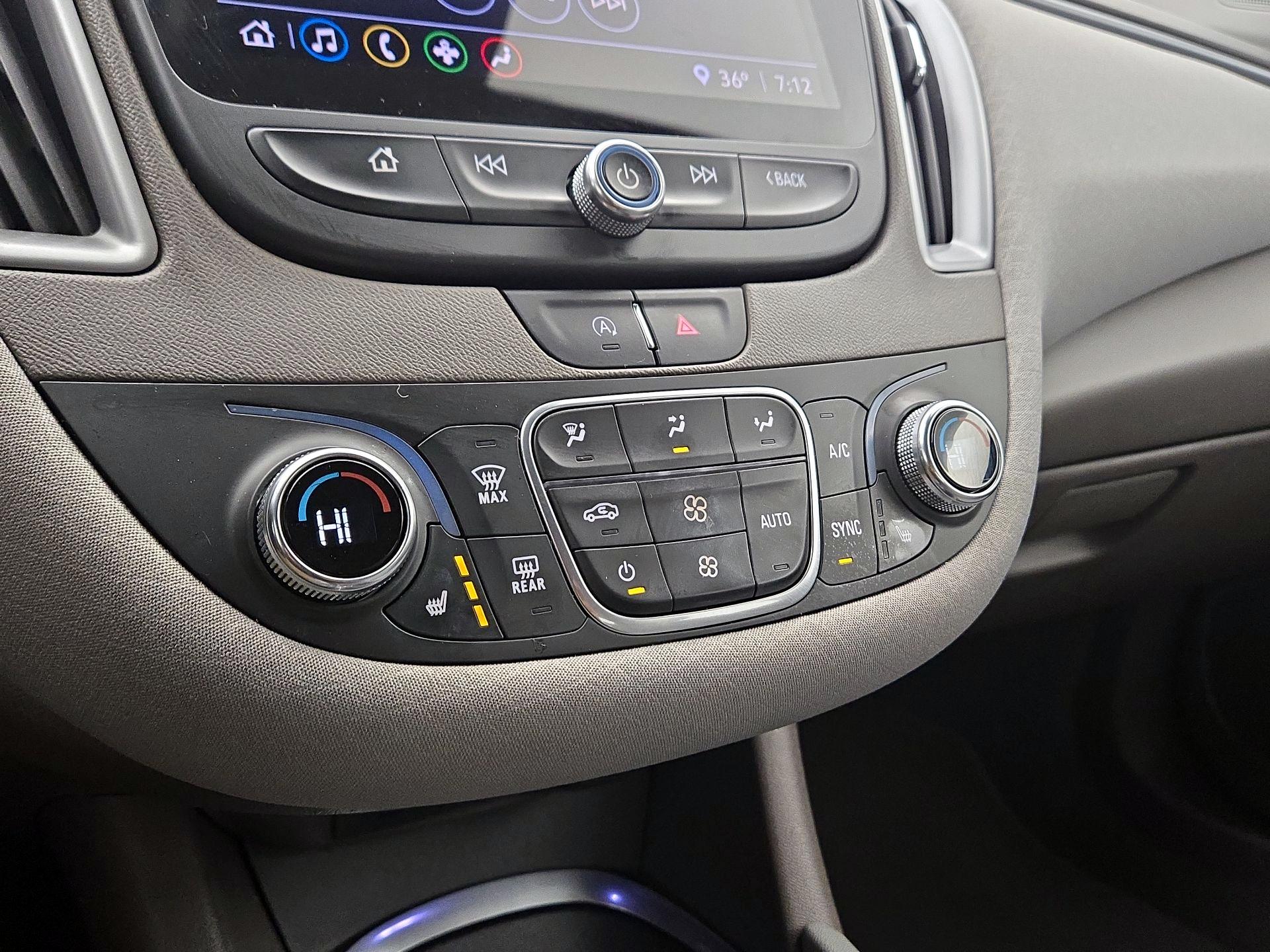 Thumbnail: 2022 Chevrolet Malibu - 16