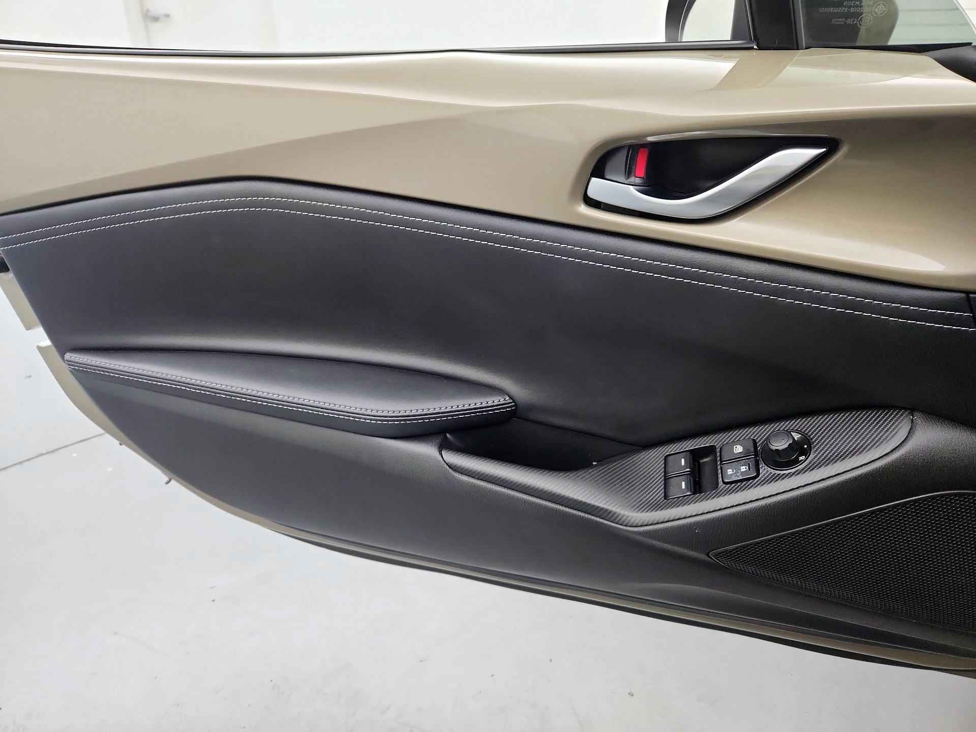 Thumbnail: 2023 Mazda MX-5 Miata - 12