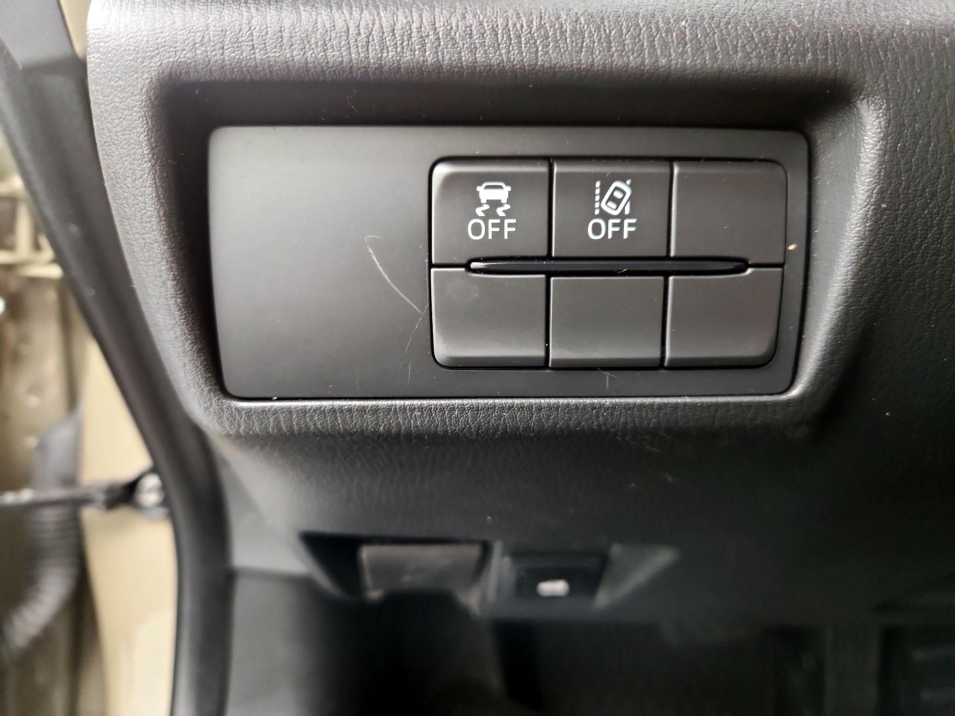 Thumbnail: 2023 Mazda MX-5 Miata - 13