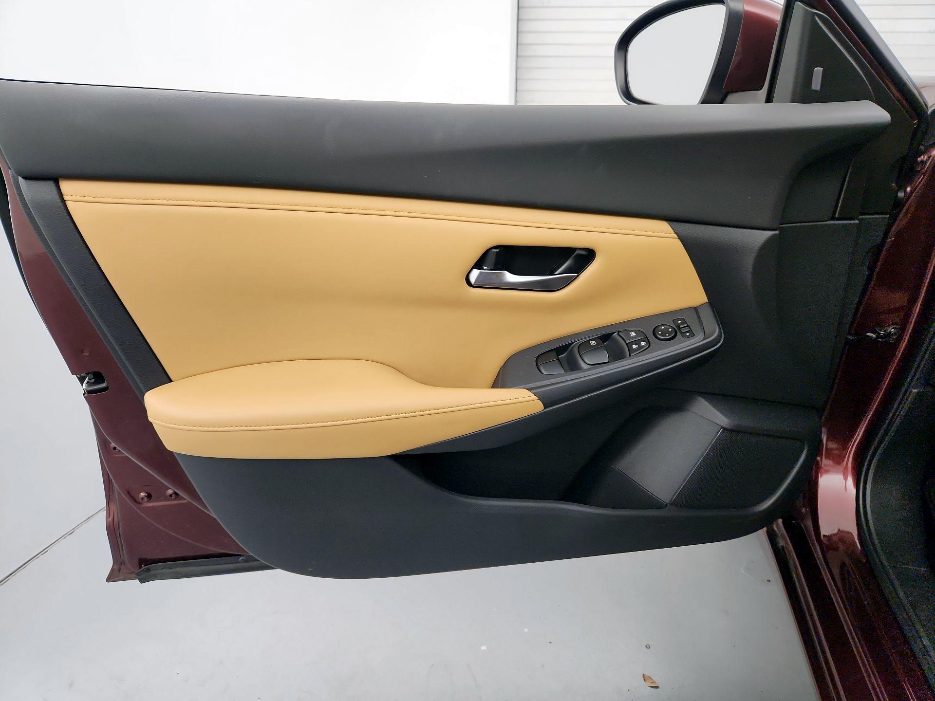 Thumbnail: 2021 Nissan Sentra - 12