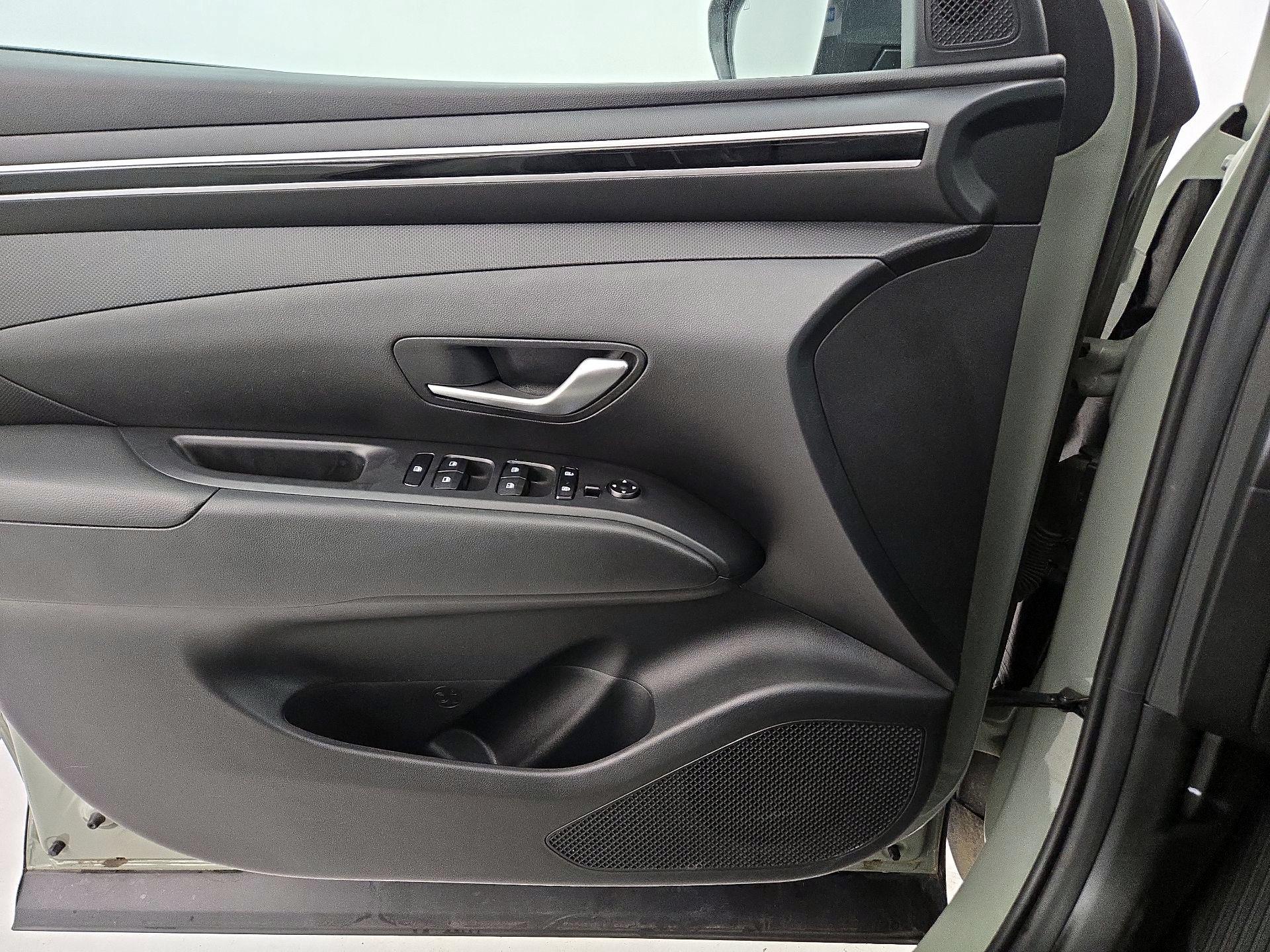 Thumbnail: 2023 Hyundai Santa Cruz - 12