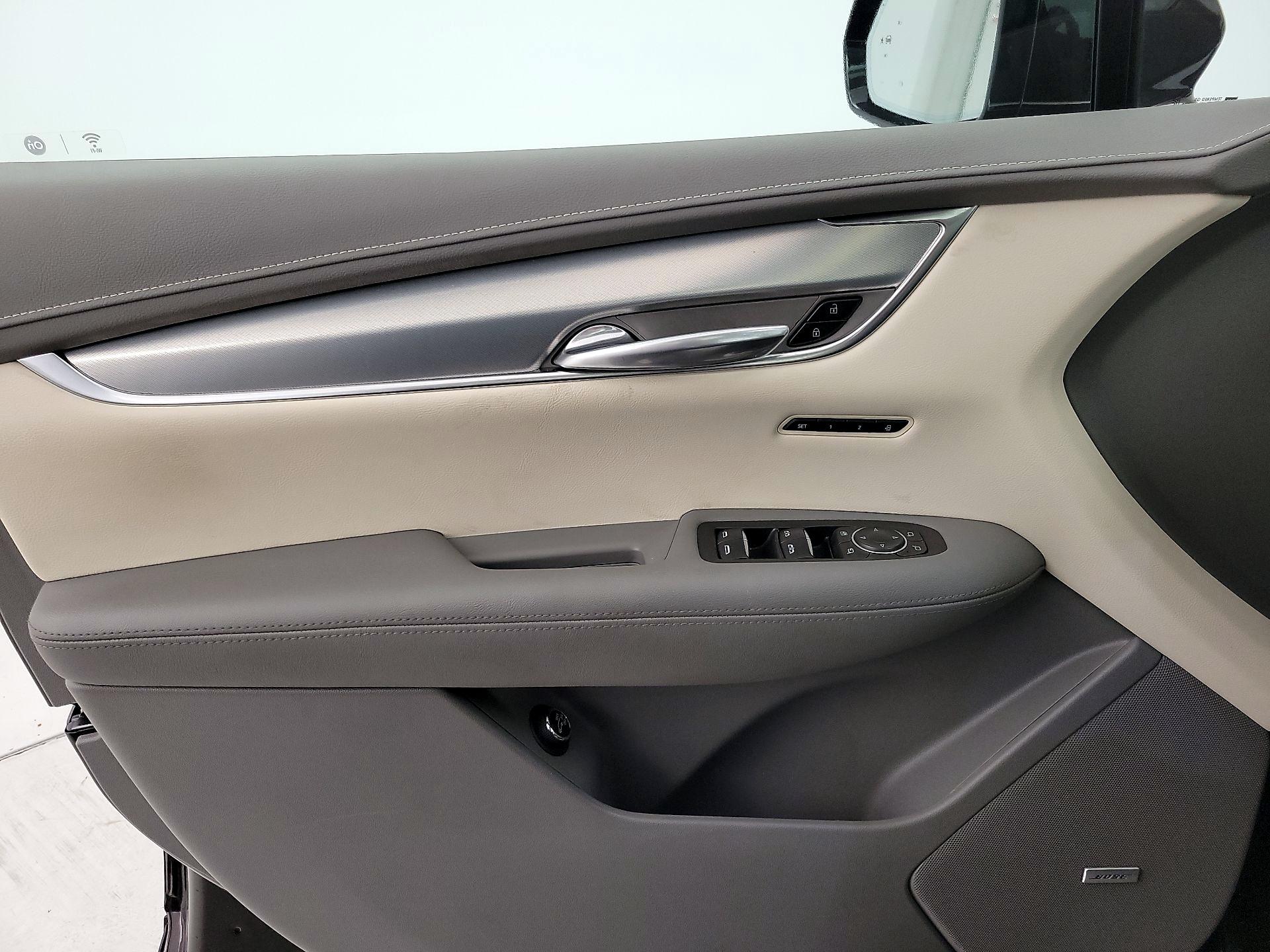 Thumbnail: 2021 Cadillac XT5 - 12