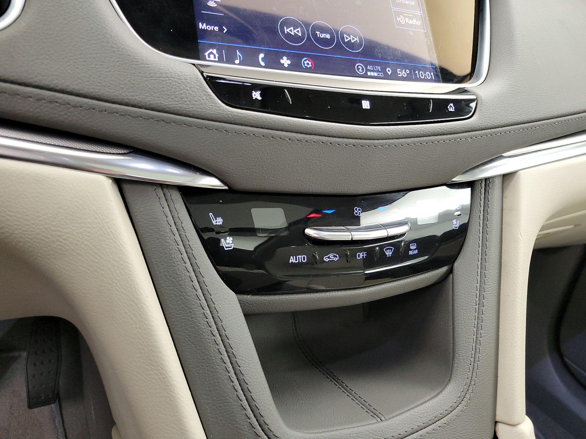 Thumbnail: 2021 Cadillac XT5 - 16