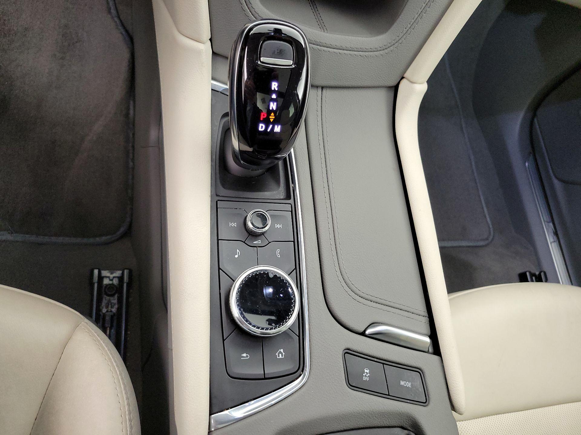 Thumbnail: 2021 Cadillac XT5 - 17