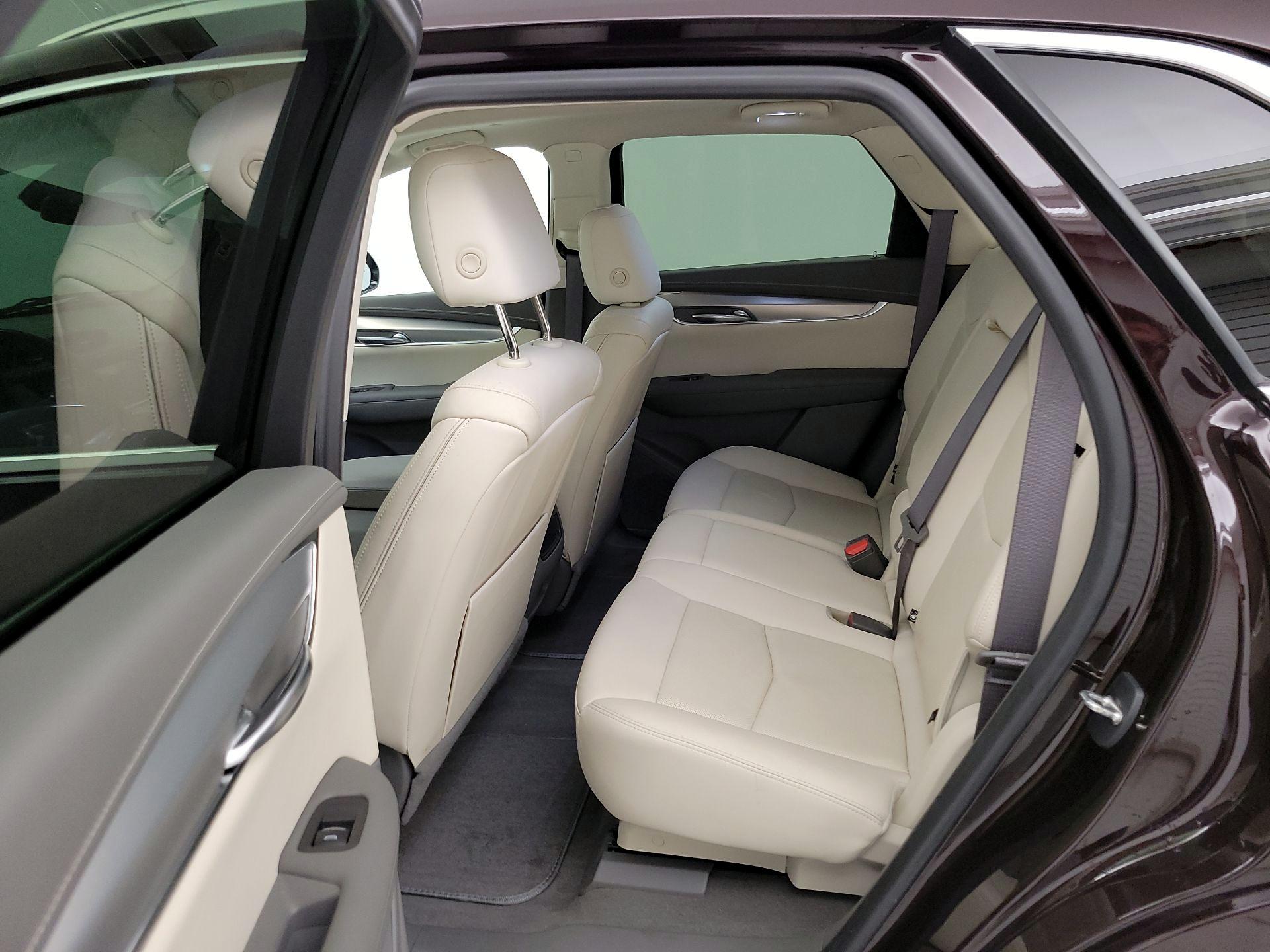 Thumbnail: 2021 Cadillac XT5 - 20