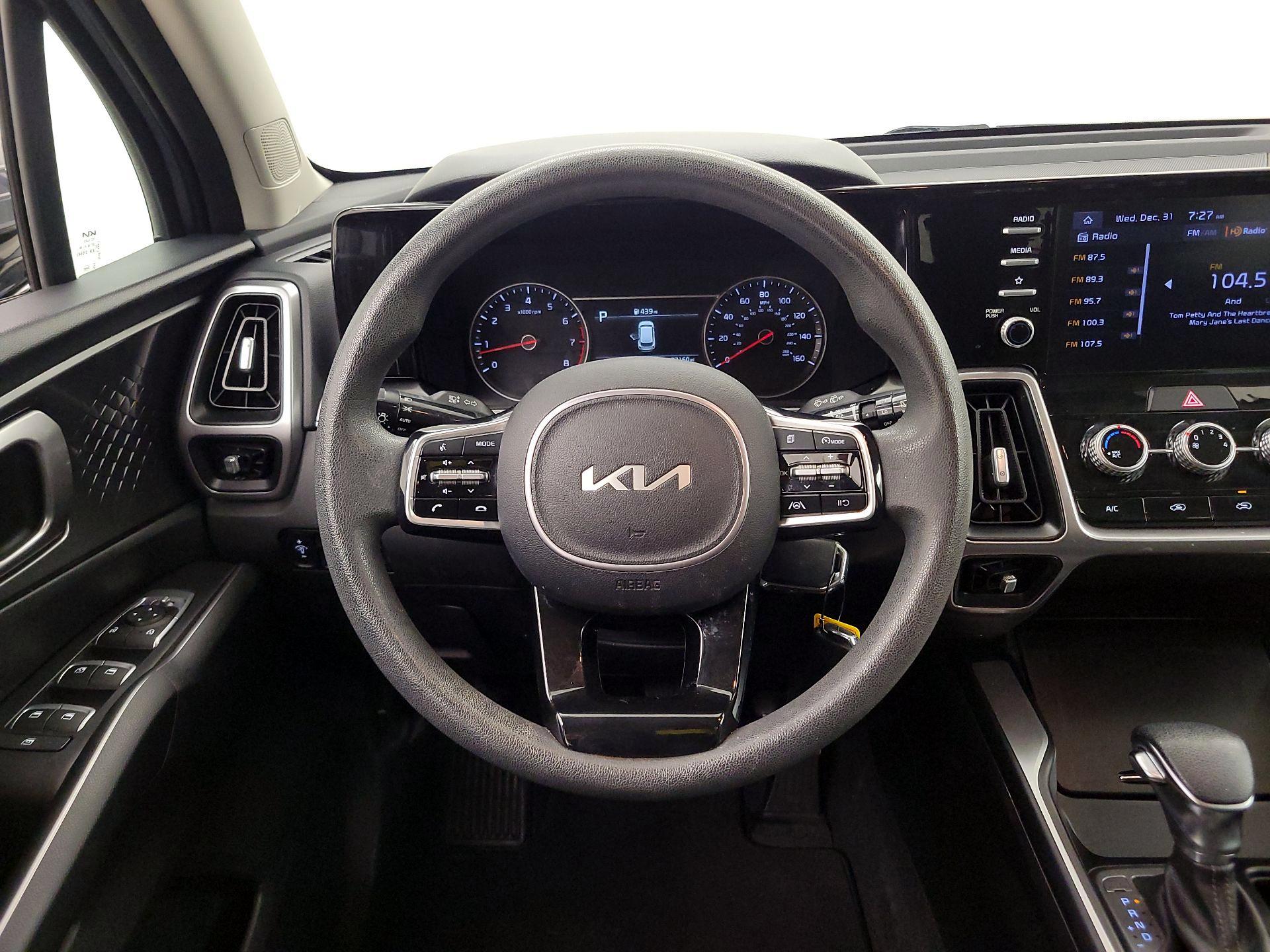Thumbnail: 2022 Kia Sorento - 10
