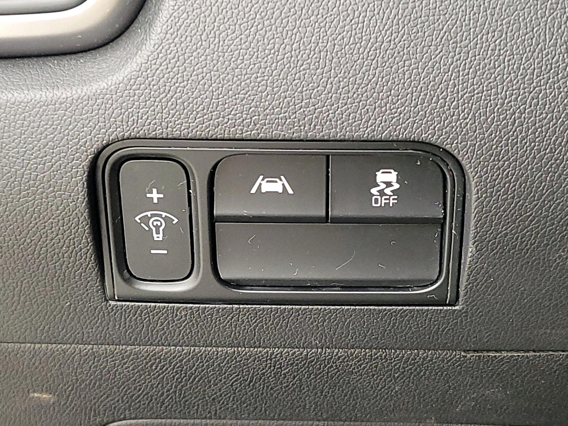 Thumbnail: 2022 Kia Sorento - 13