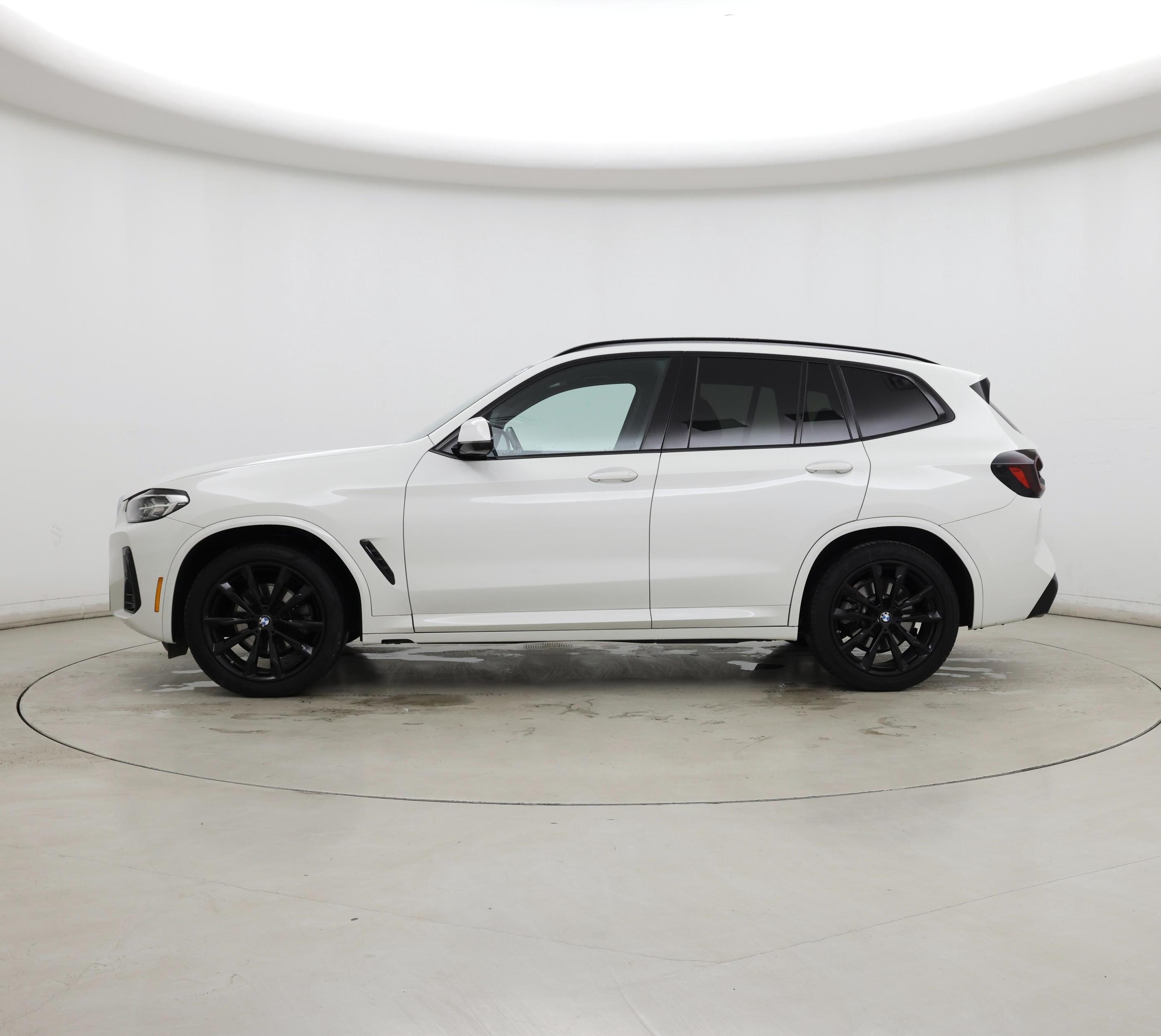 Thumbnail: 2023 BMW X3 - 3