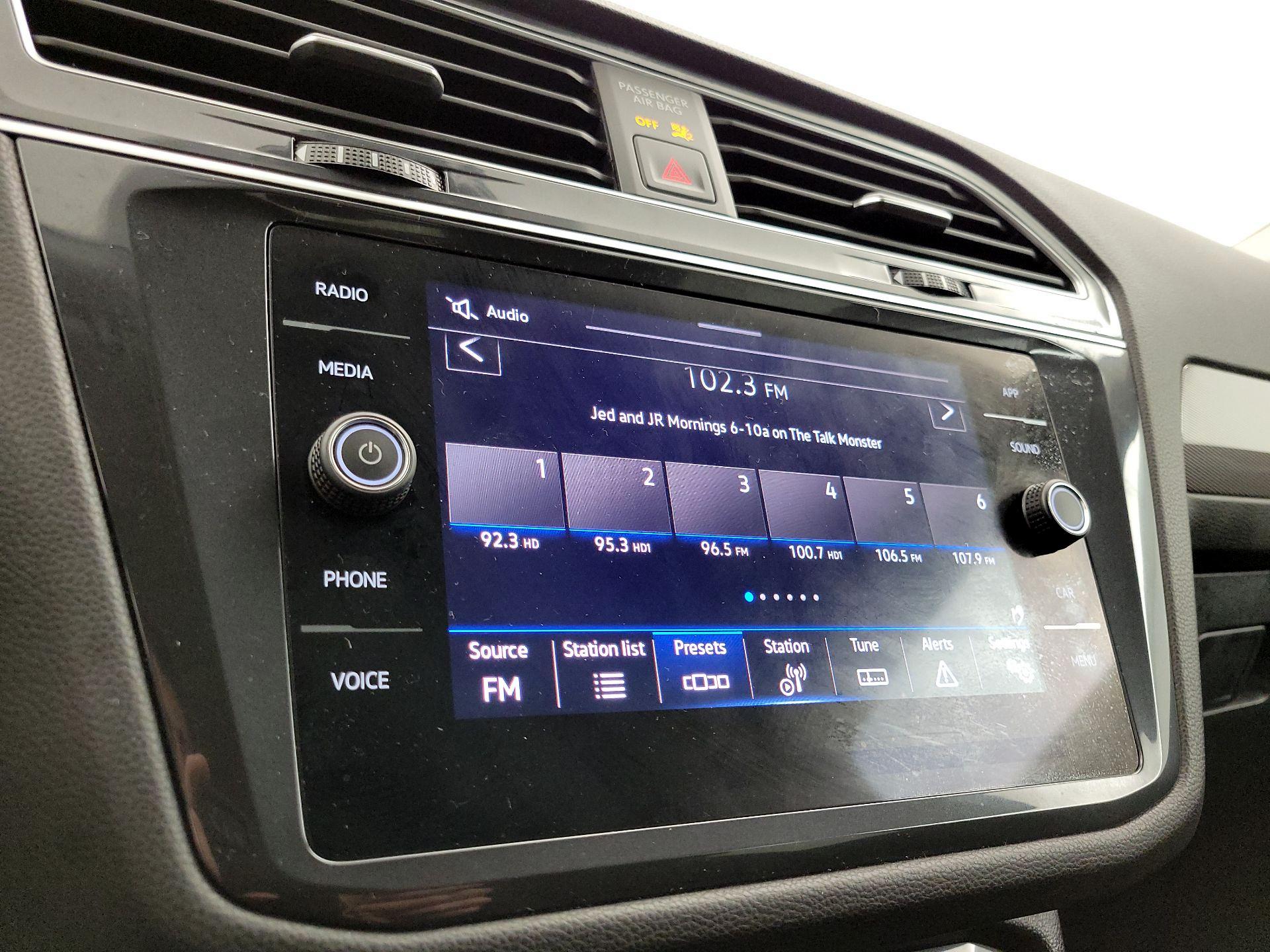 Thumbnail: 2024 Volkswagen Tiguan - 15