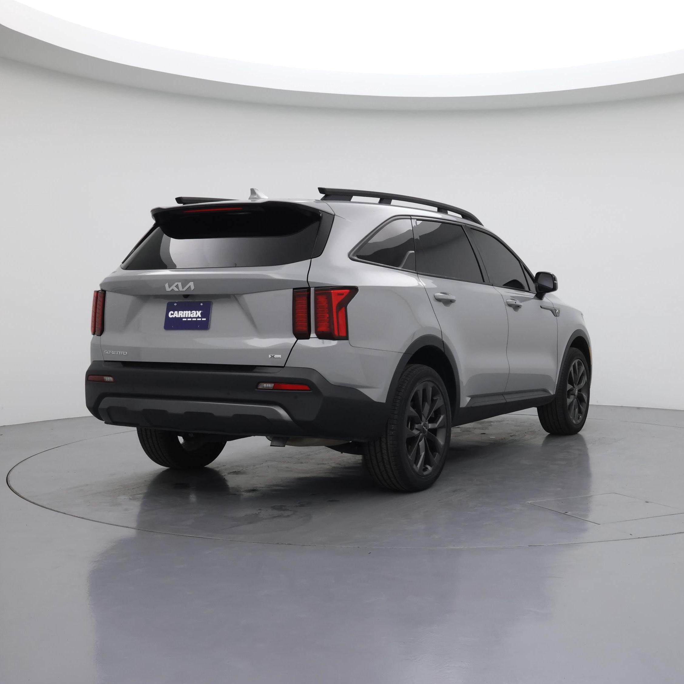 Thumbnail: 2023 Kia Sorento - 8