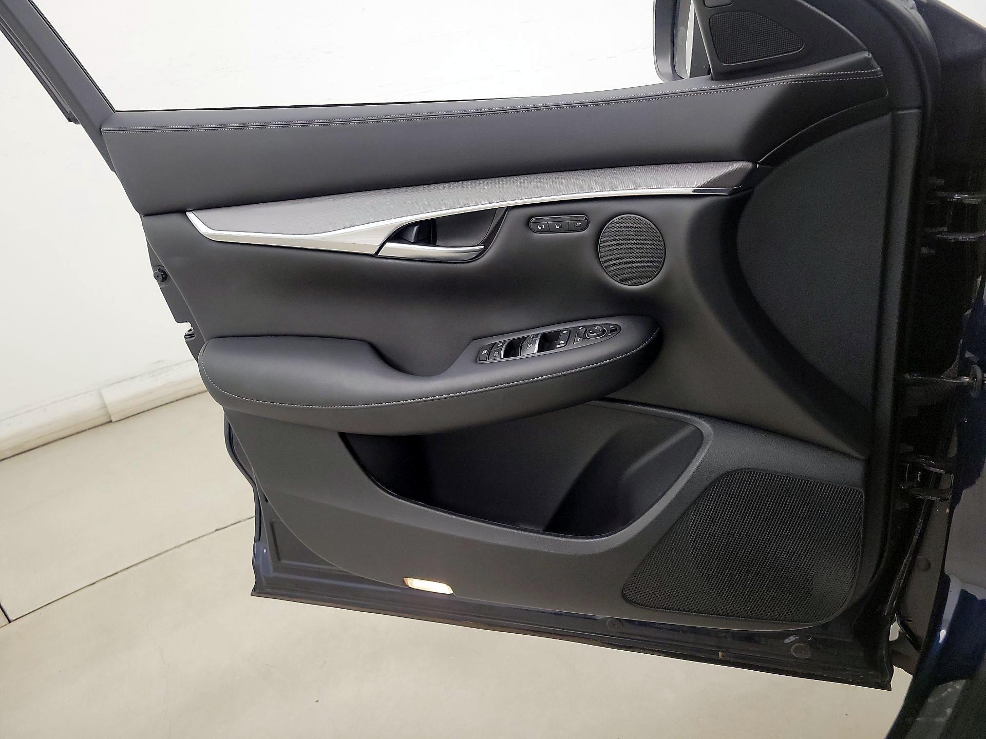 Thumbnail: 2023 INFINITI QX50 - 12