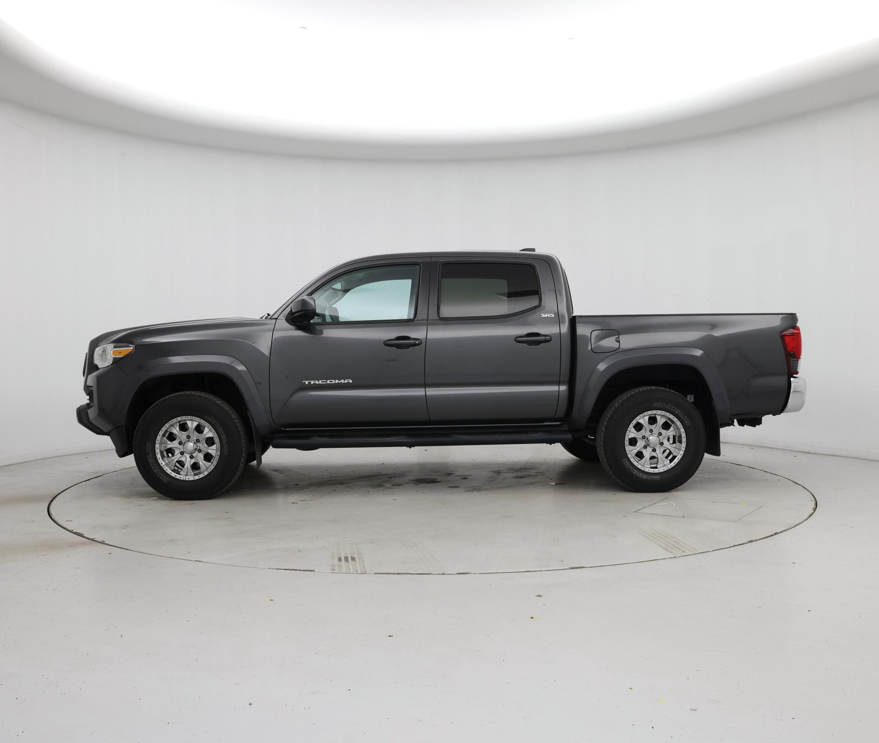 Thumbnail: 2020 Toyota Tacoma - 3