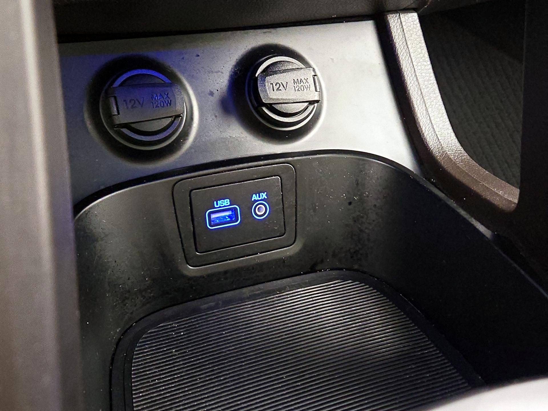 Thumbnail: 2018 Hyundai Santa Fe - 18