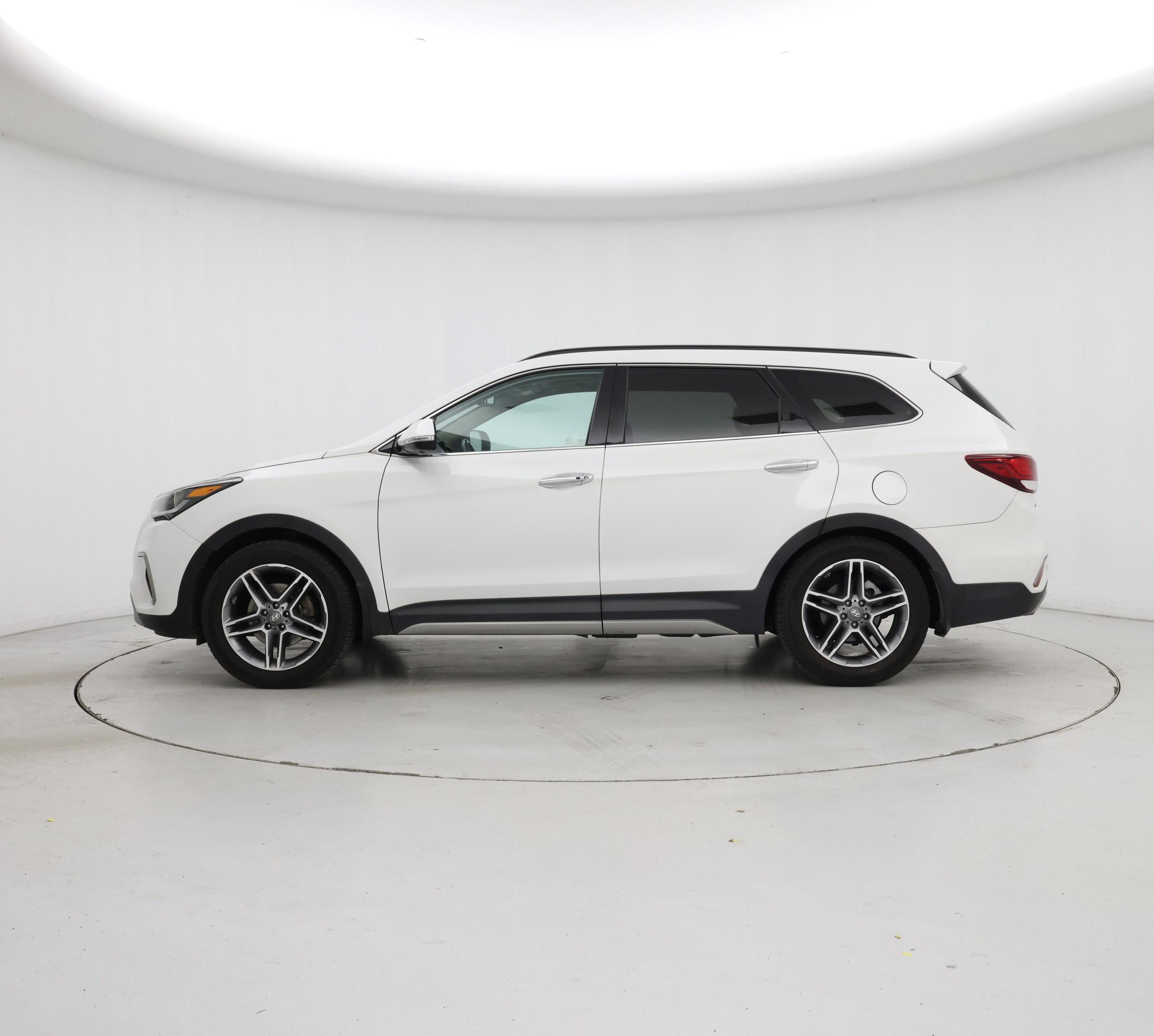 Thumbnail: 2018 Hyundai Santa Fe - 3