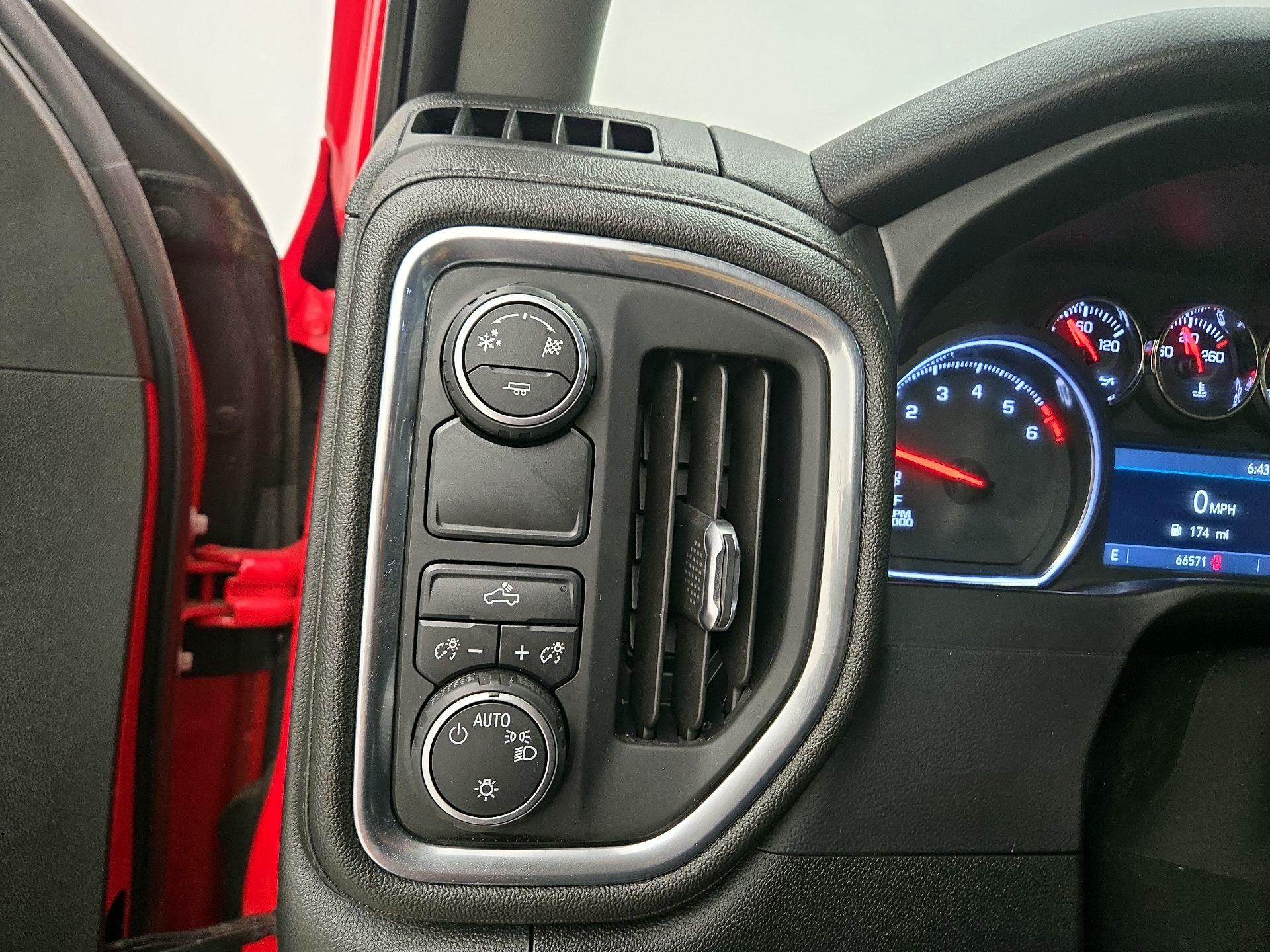 Thumbnail: 2019 Chevrolet Silverado 1500 - 13