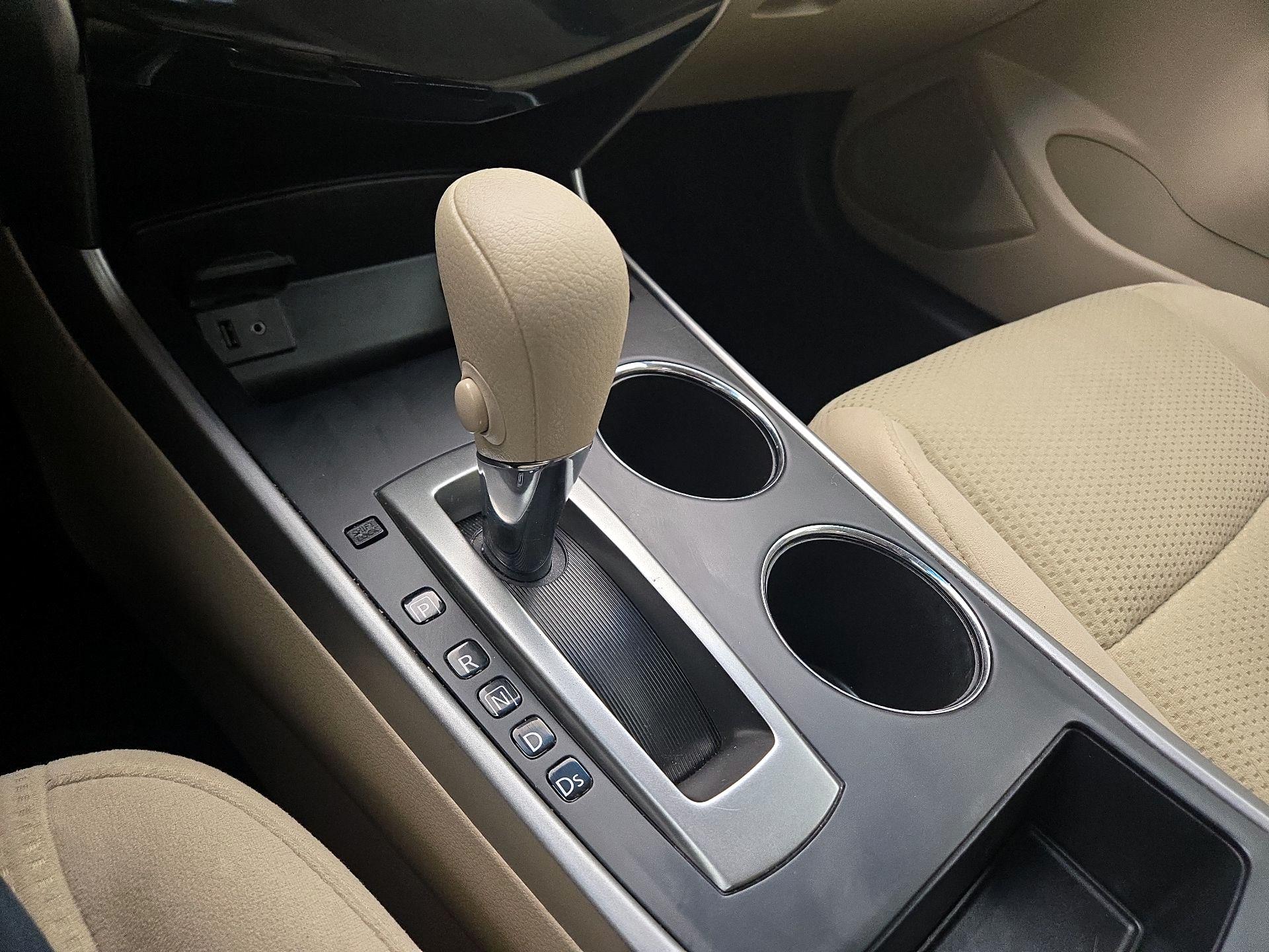 Thumbnail: 2015 Nissan Altima - 17