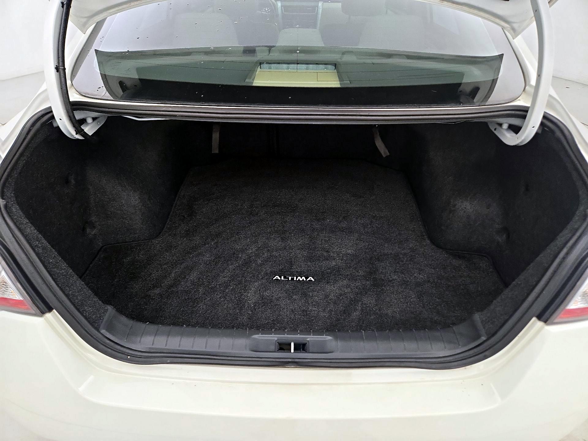 Thumbnail: 2015 Nissan Altima - 20