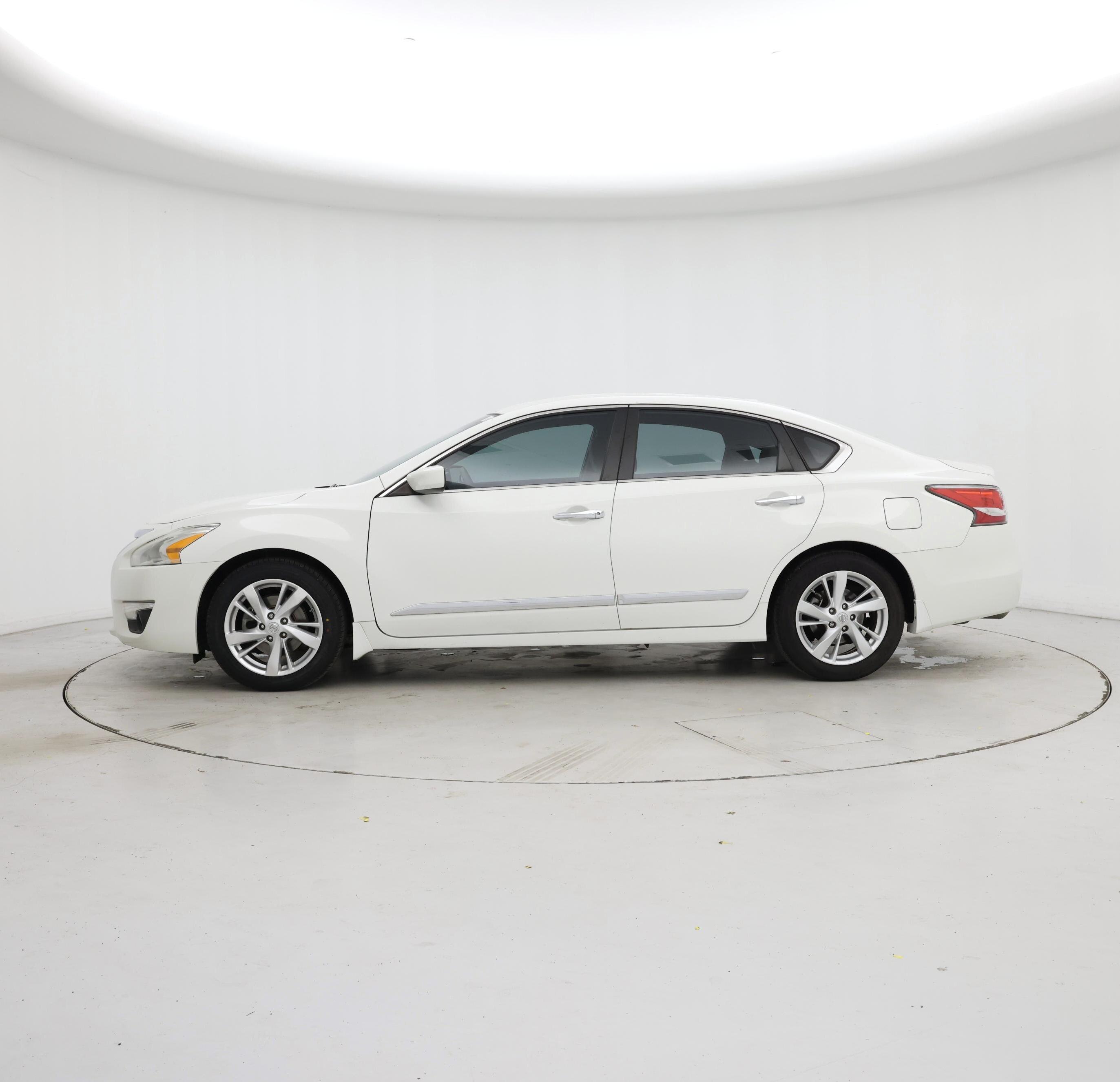 Thumbnail: 2015 Nissan Altima - 3