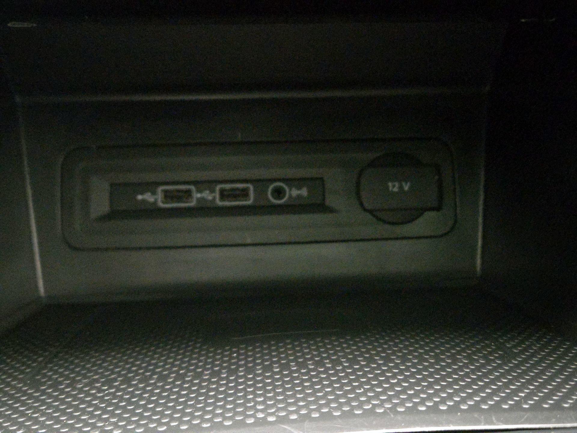 Thumbnail: 2021 Volkswagen Atlas - 18