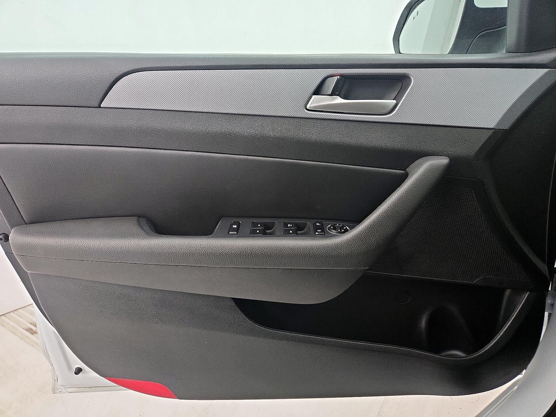 Thumbnail: 2018 Hyundai Sonata - 12