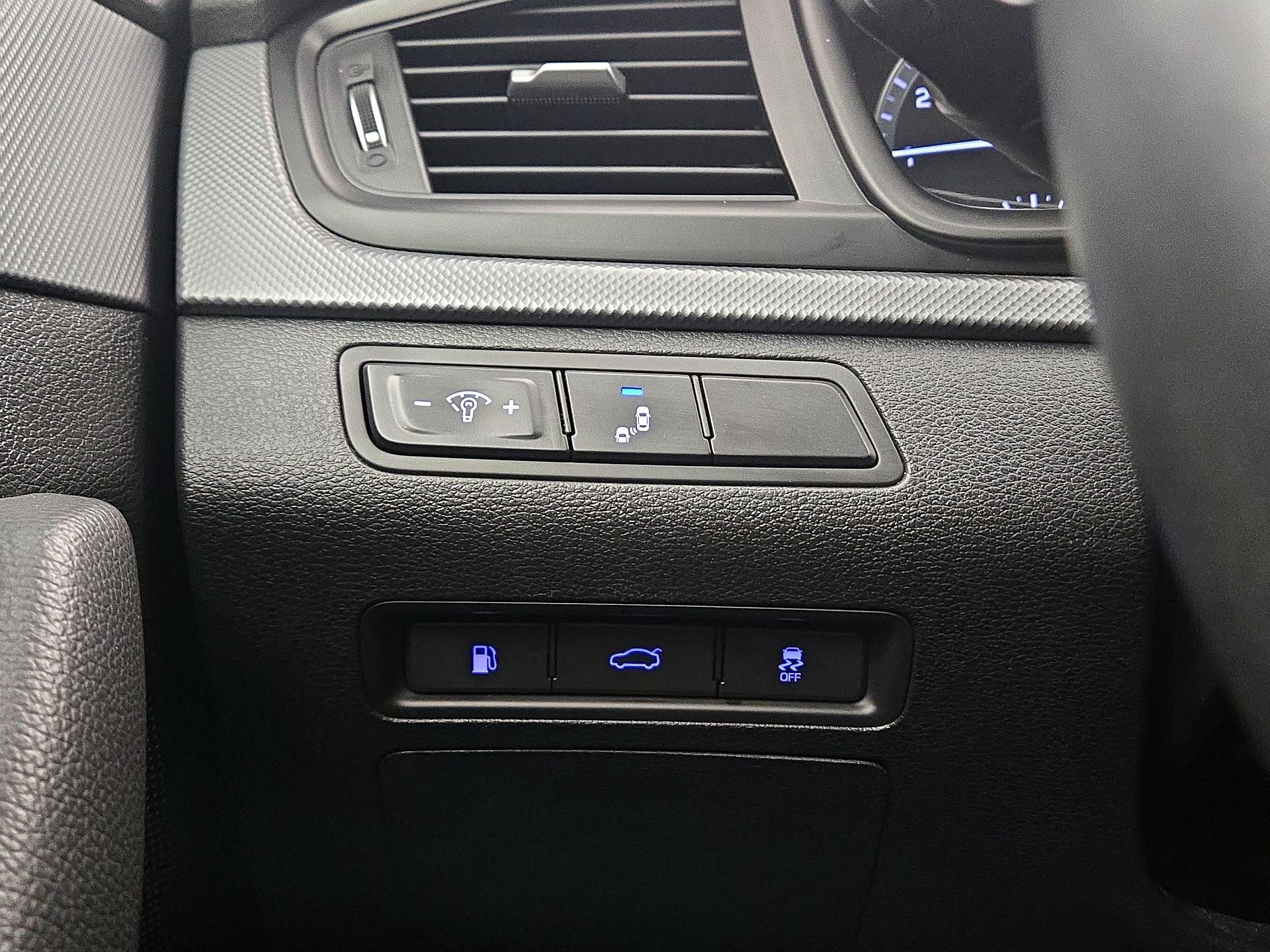 Thumbnail: 2018 Hyundai Sonata - 13