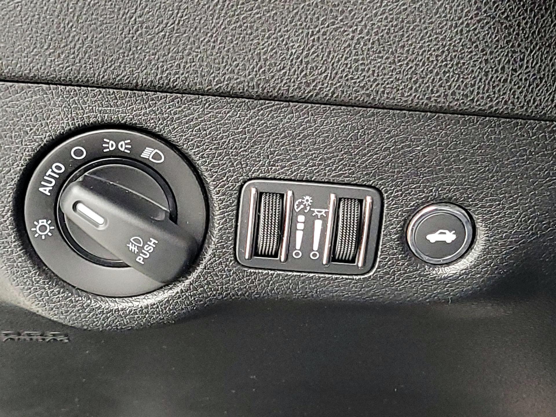 Thumbnail: 2021 Dodge Charger - 13