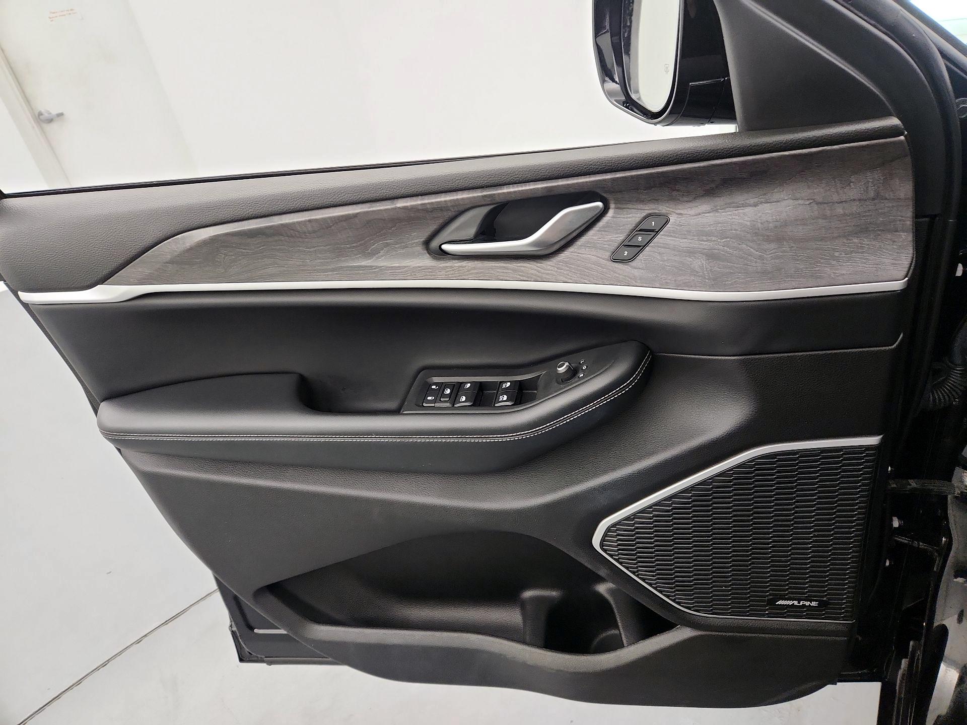 Thumbnail: 2022 Jeep Grand Cherokee L - 12