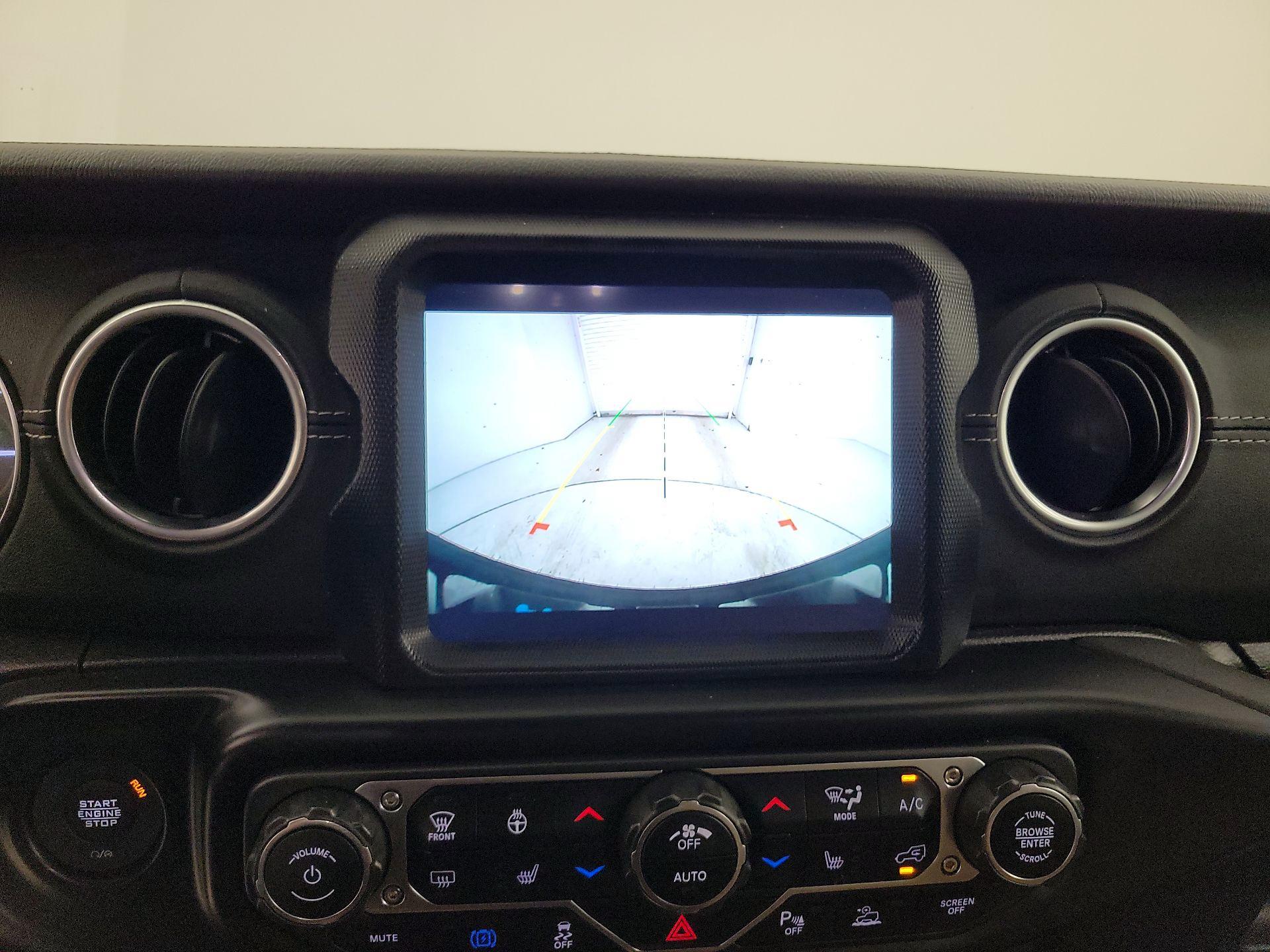 Thumbnail: 2022 Jeep Wrangler - 15