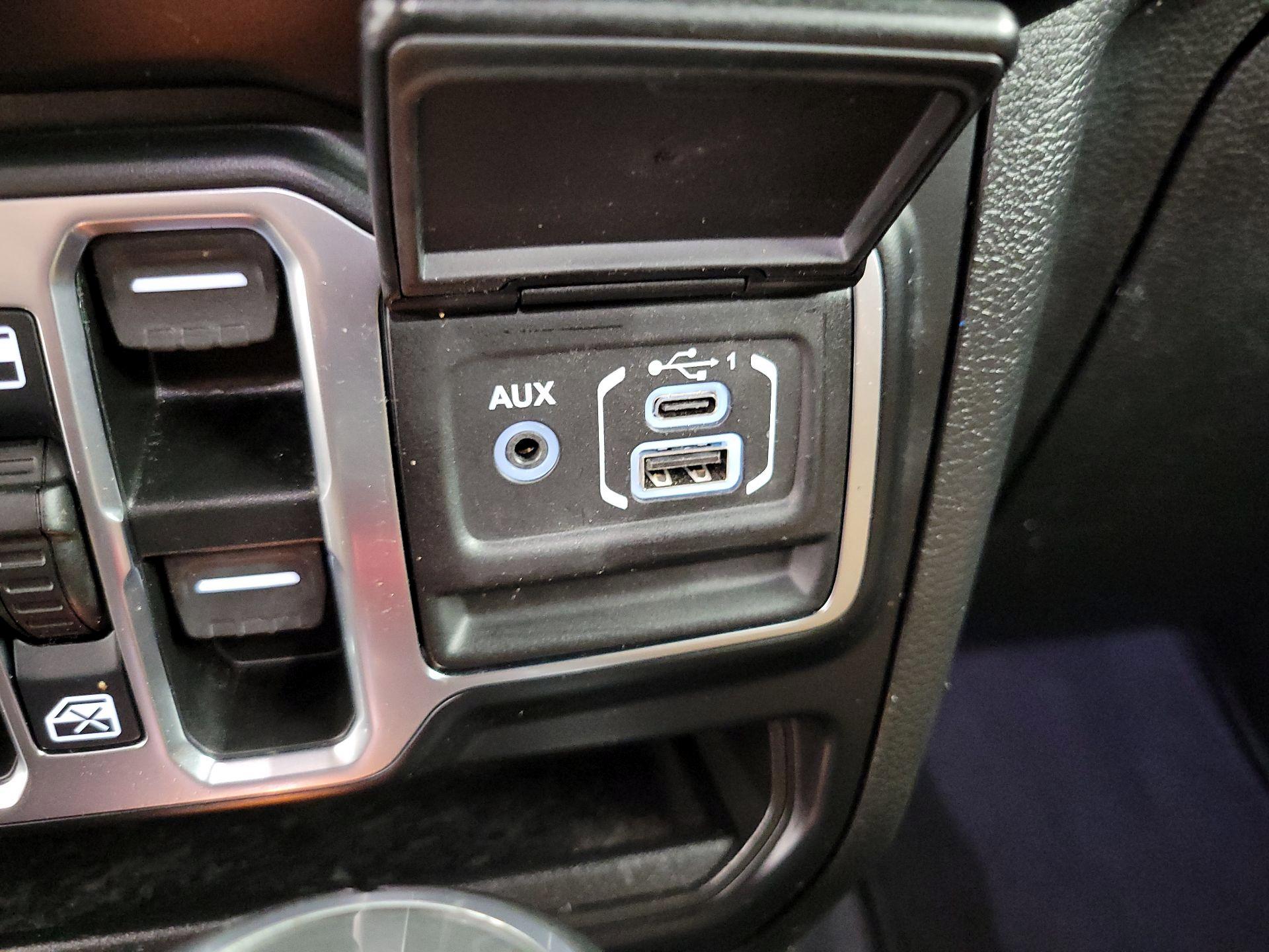 Thumbnail: 2022 Jeep Wrangler - 19