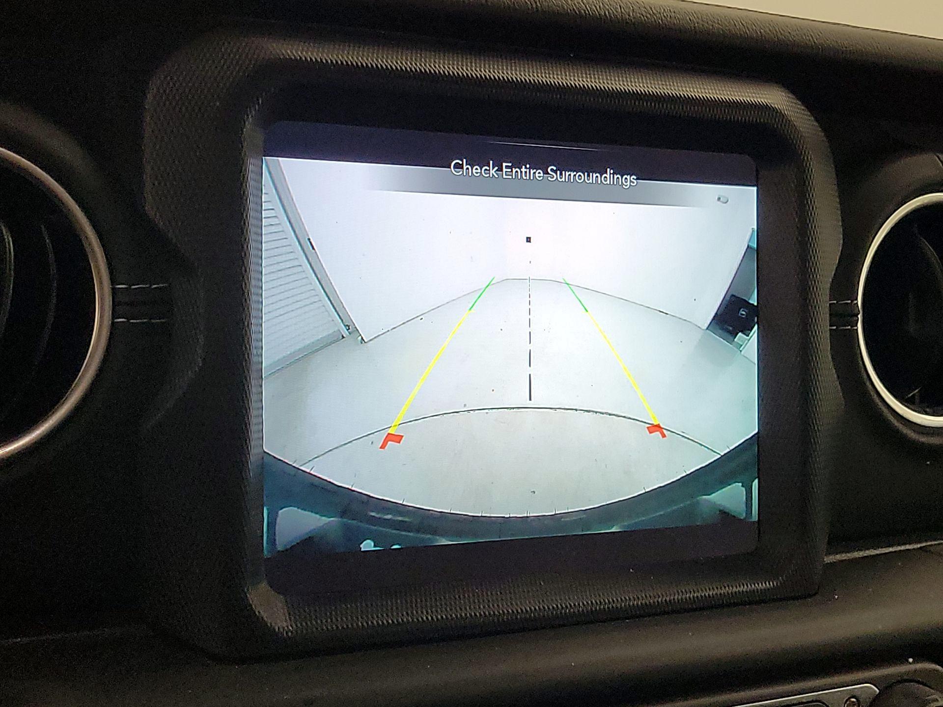 Thumbnail: 2021 Jeep Wrangler - 15