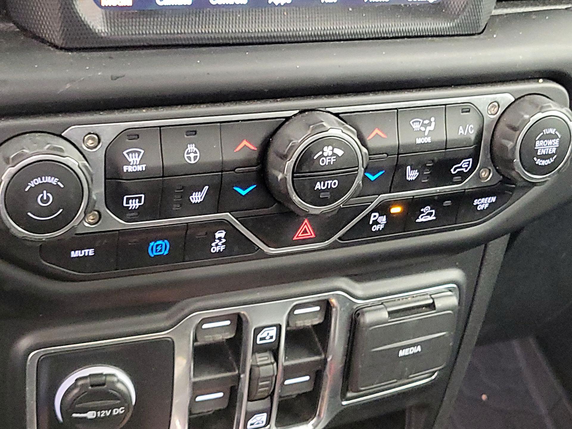 Thumbnail: 2021 Jeep Wrangler - 17