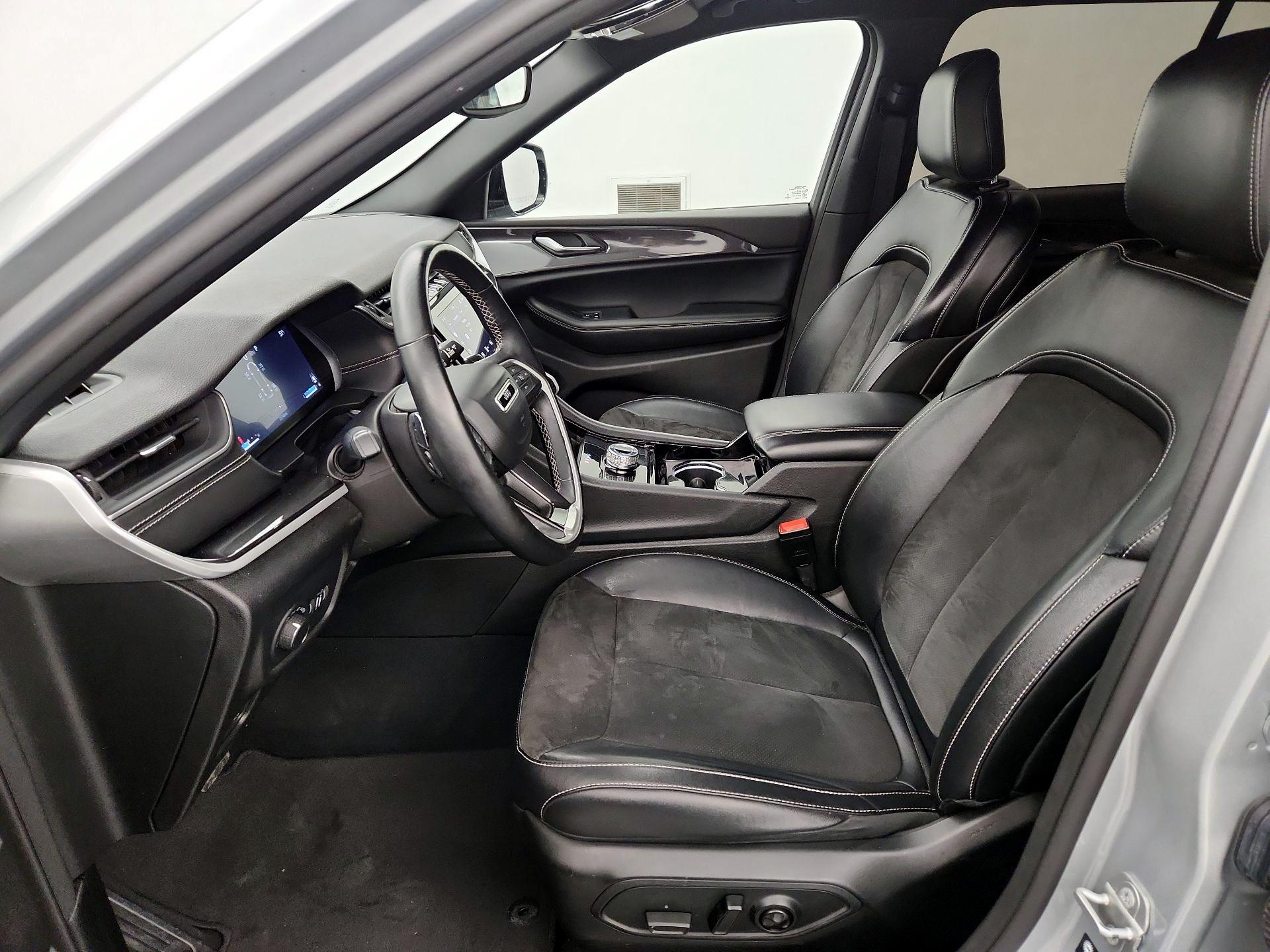 Thumbnail: 2022 Jeep Grand Cherokee - 11