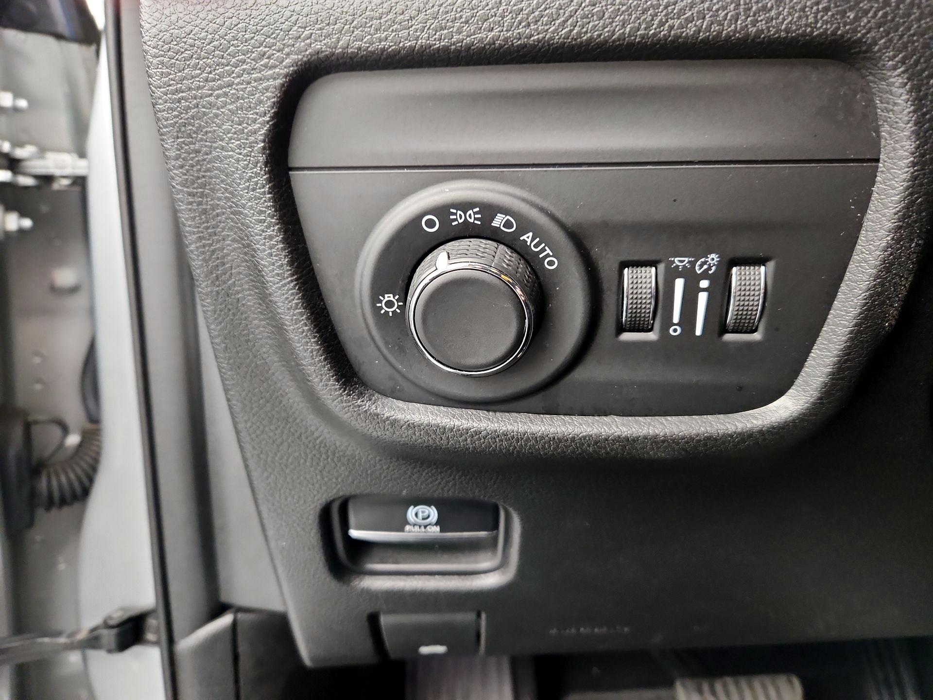 Thumbnail: 2022 Jeep Grand Cherokee - 13