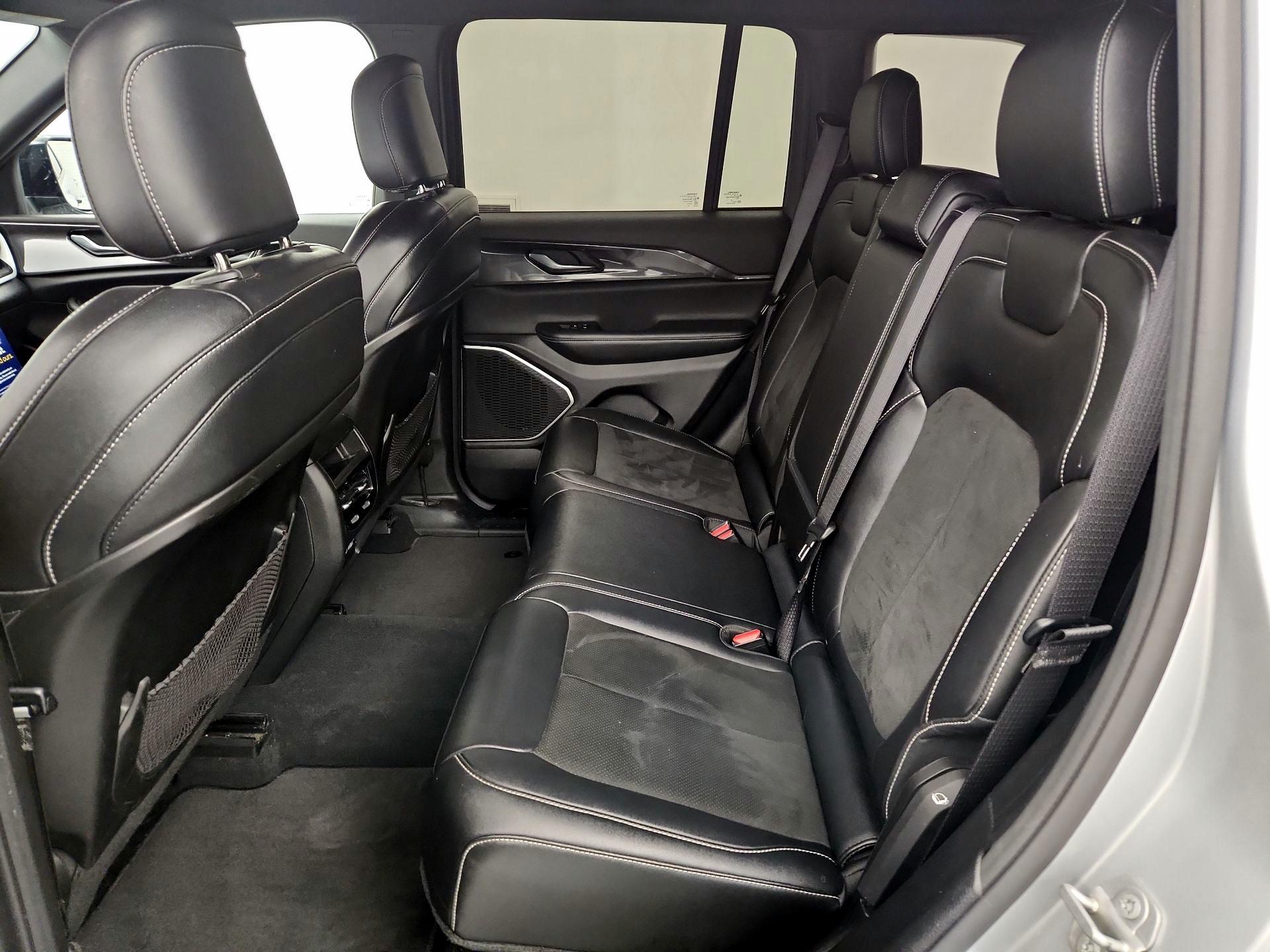 Thumbnail: 2022 Jeep Grand Cherokee - 19