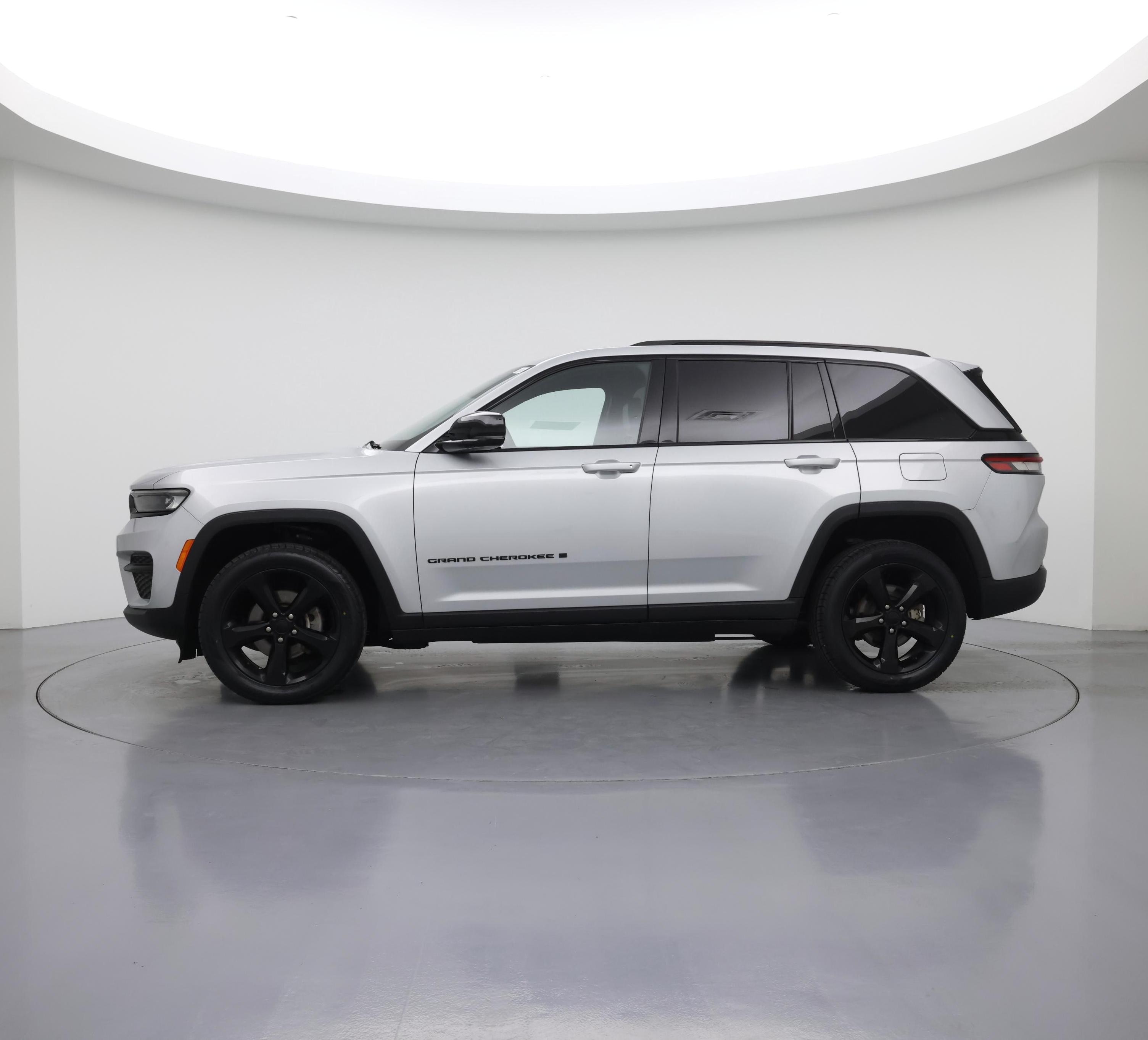 Thumbnail: 2022 Jeep Grand Cherokee - 3