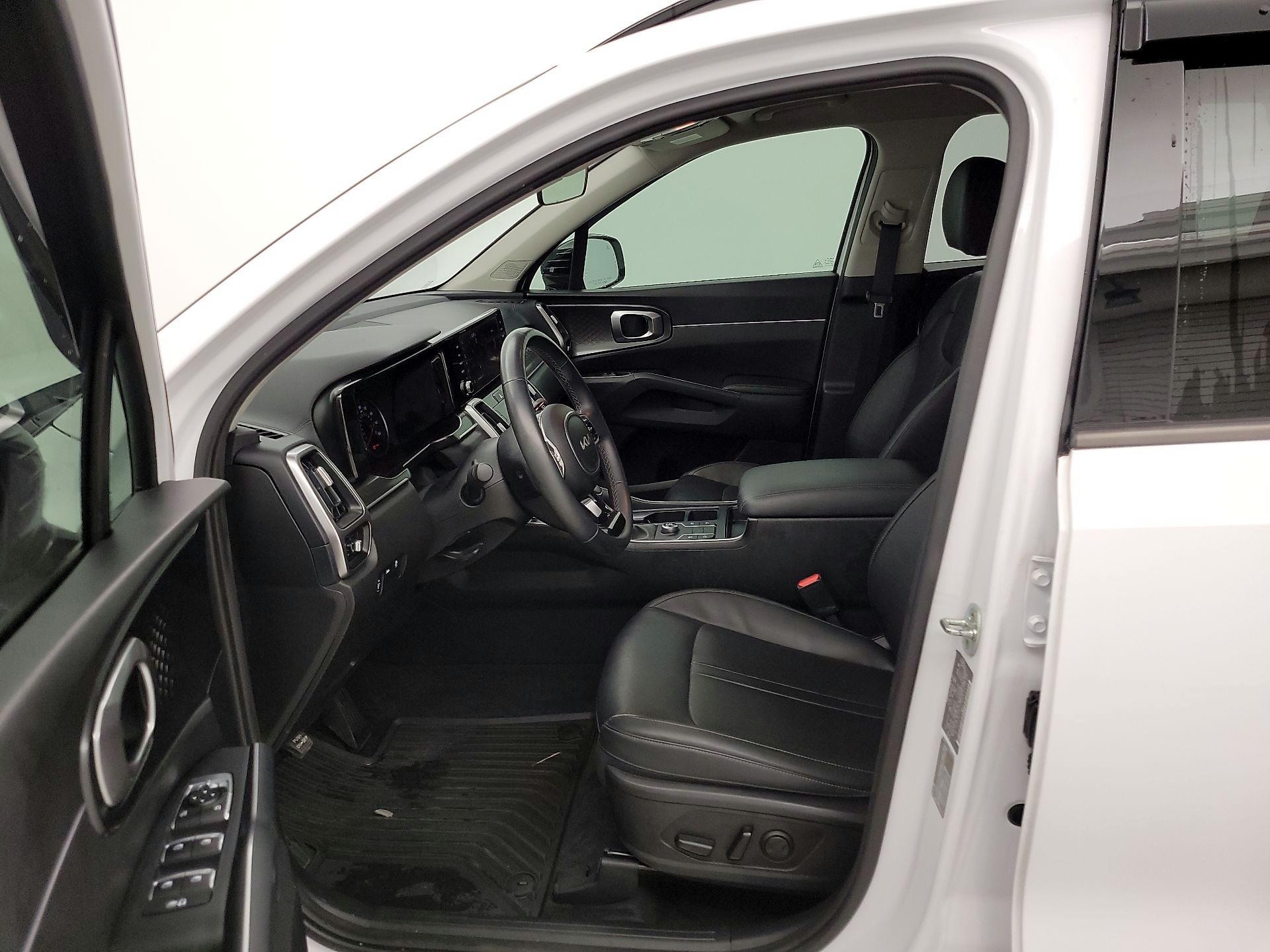 Thumbnail: 2022 Kia Sorento - 11